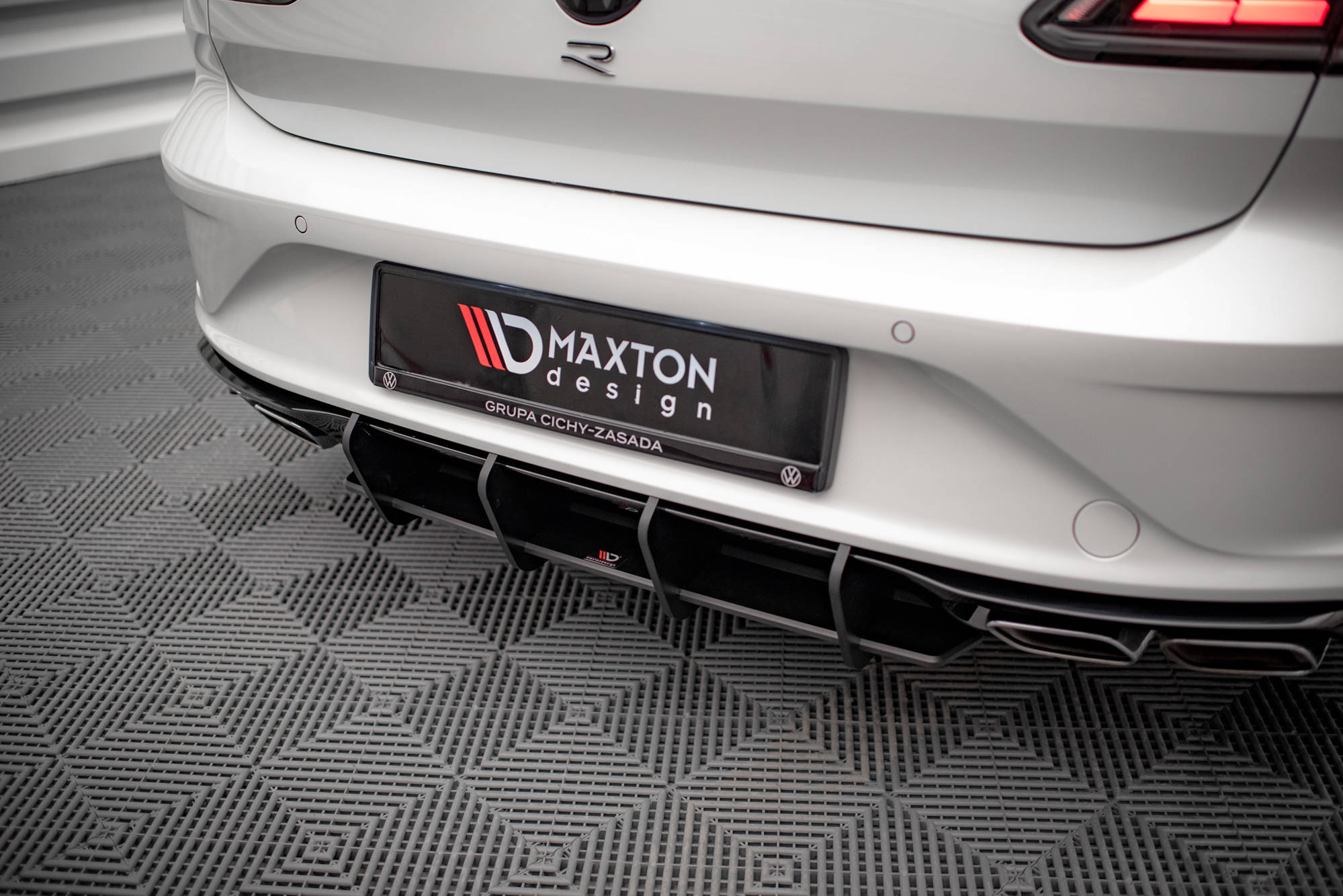 Street Pro Heckschürze Heck Ansatz Diffusor passend für VW Arteon R schwarz-rot