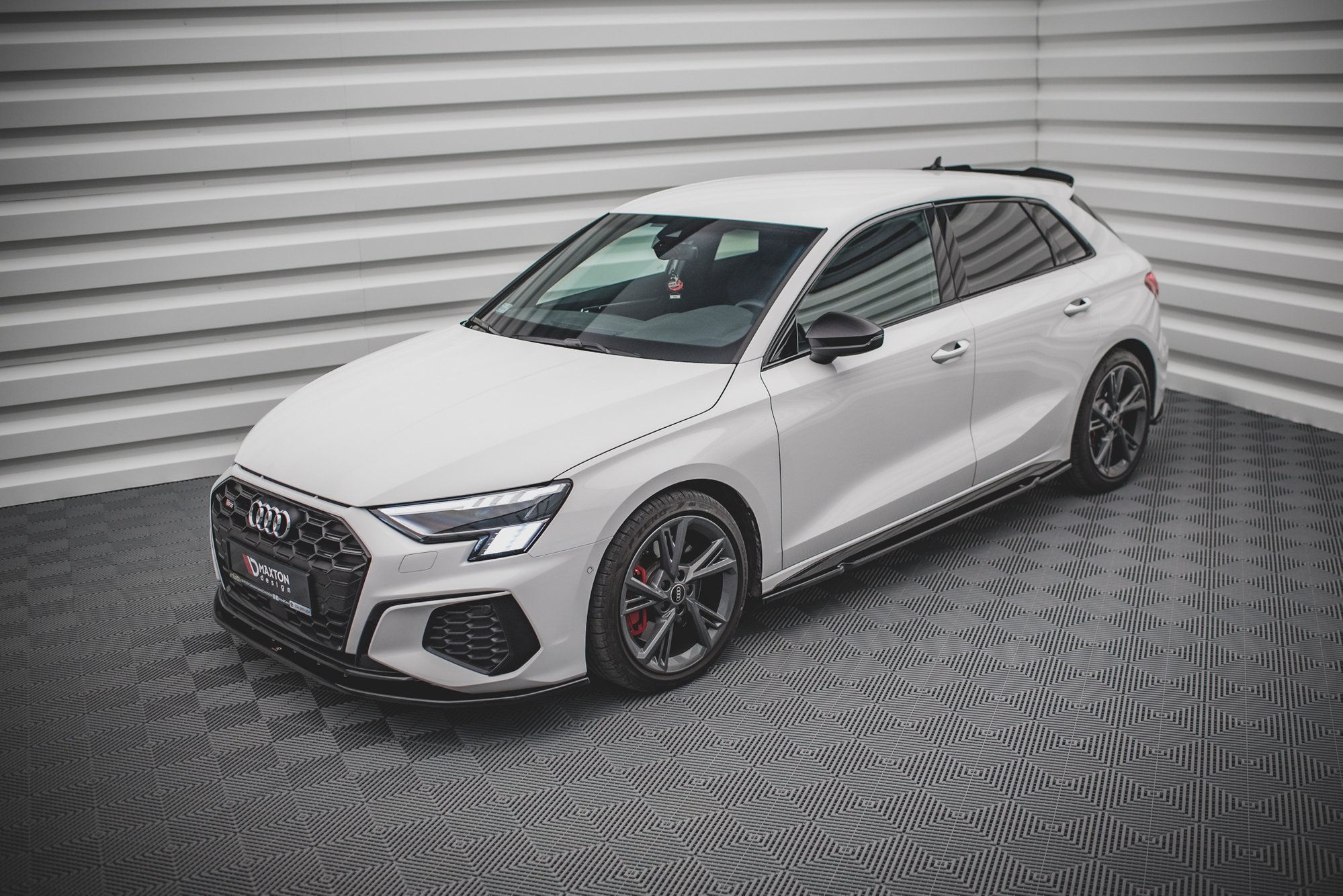 Street+ Seitenschweller Leisten V.1 passend für Audi S3 / A3 S-Line Sportback / Limousine 8Y / 8Y FL schwarz Hochglanz