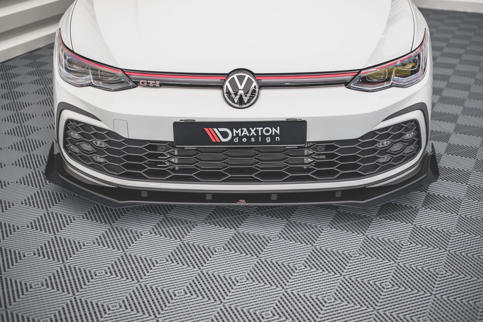 Street Pro Spoilerlippe Front Ansatz passend für VW Golf 8 GTI rot+ Hochglanz Flaps