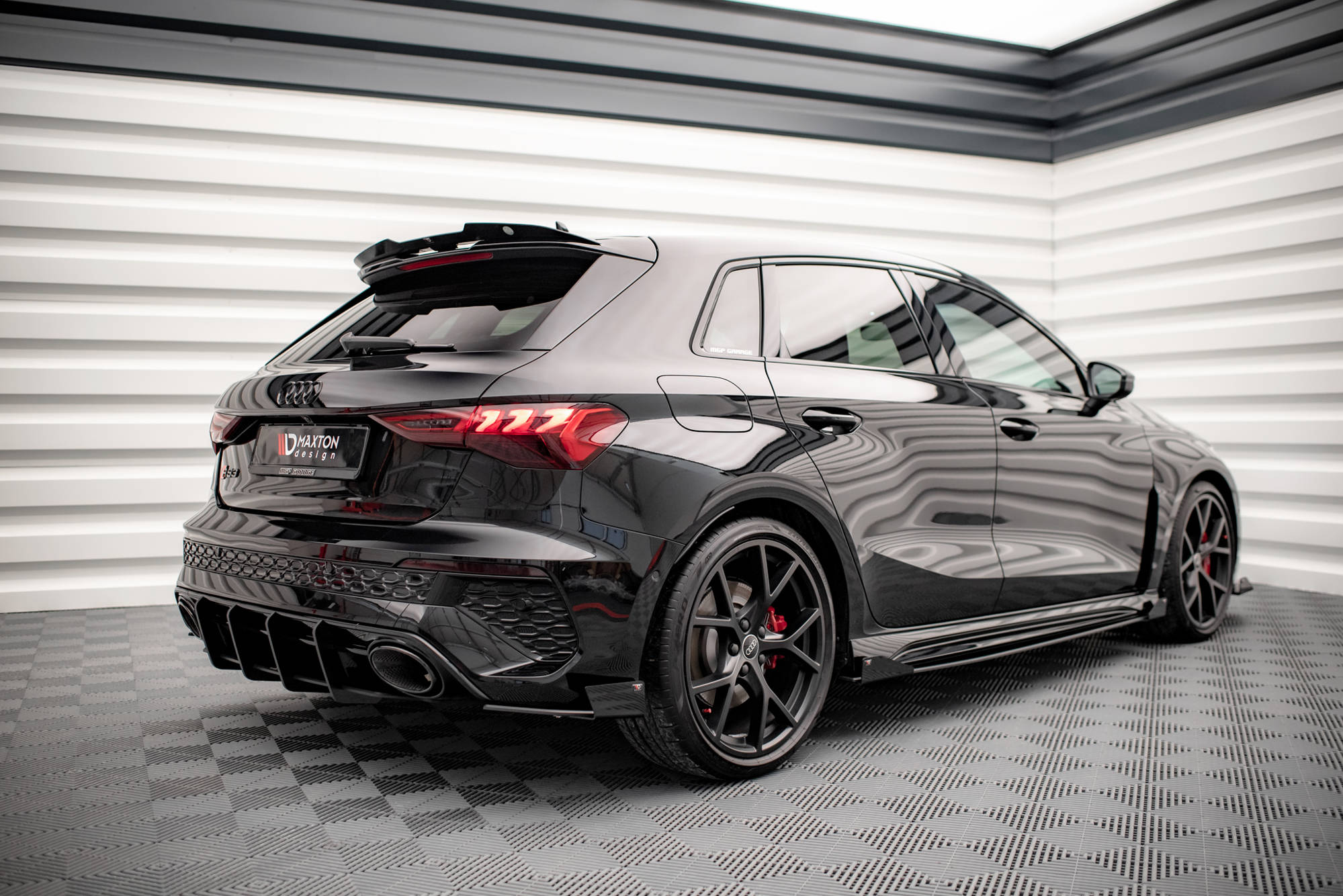 Street Pro Heck Ansatz Flaps passend für Audi RS3 Sportback 8Y schwarz Hochglanz