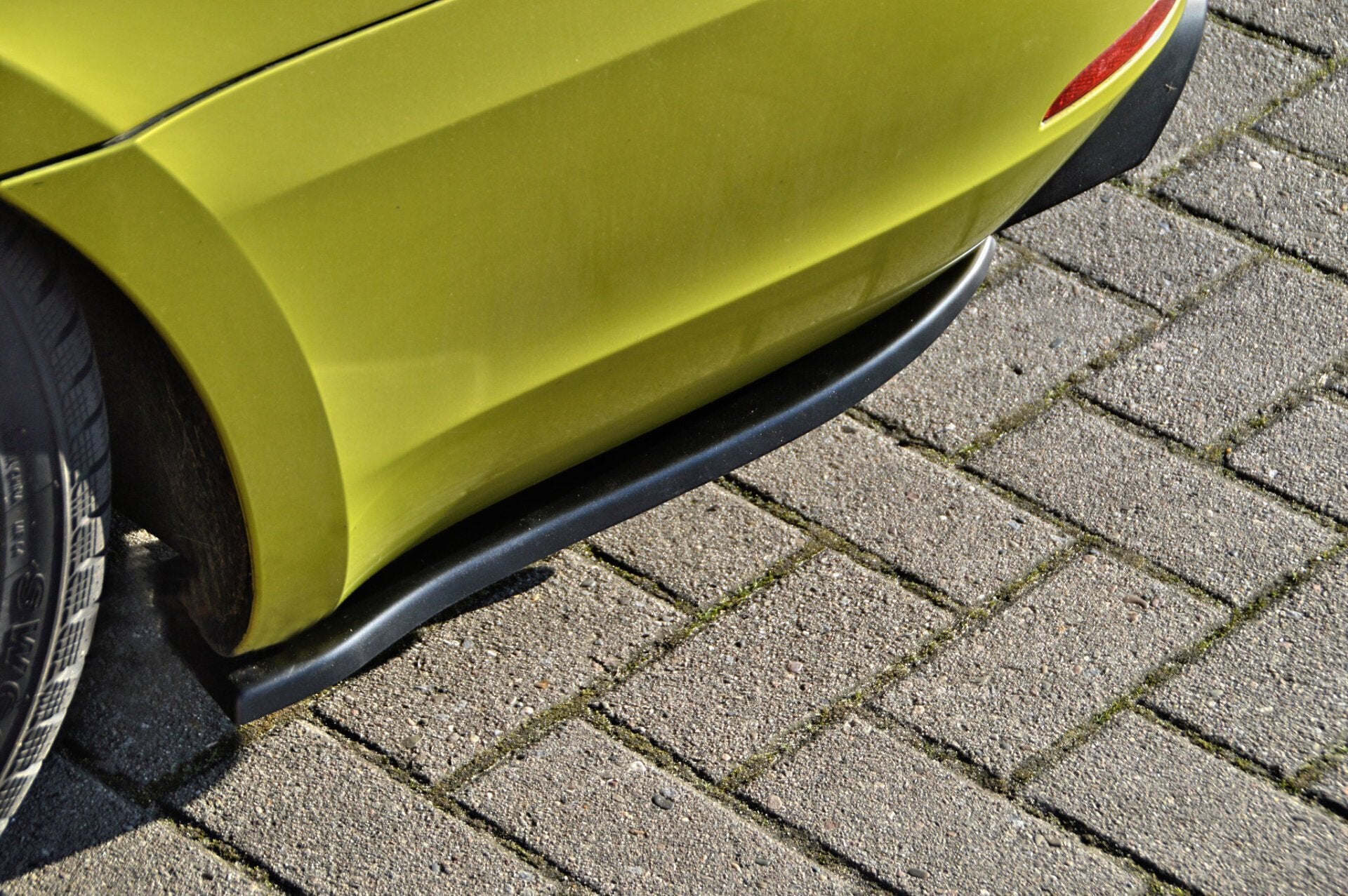 Heckdiffusor in Racingoptik + Finnen + Seitenteile für Skoda Superb 3T