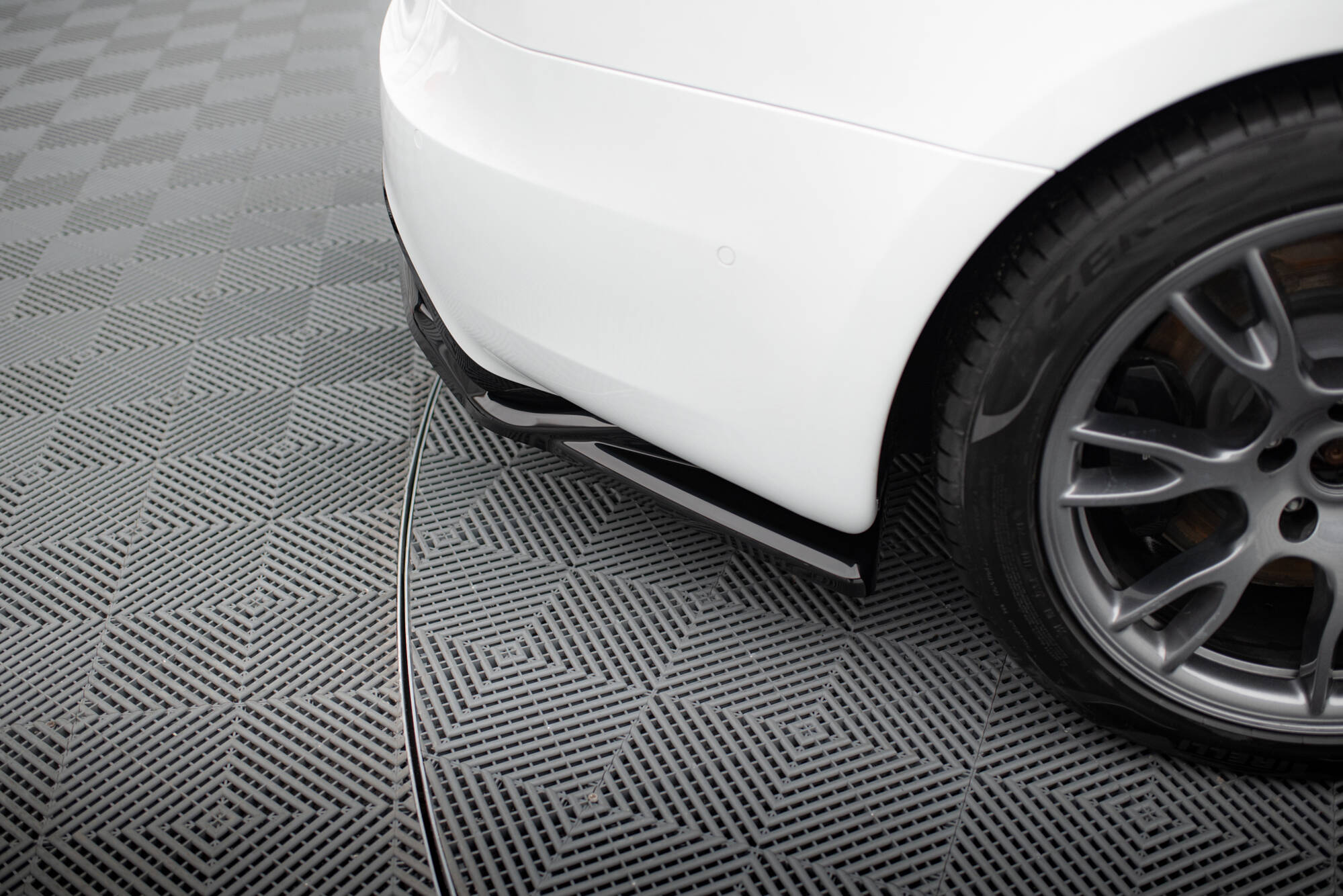 Diffusor Heckansatz V.2 passend für Tesla Model S Plaid Mk1 FL schwarz Hochglanz