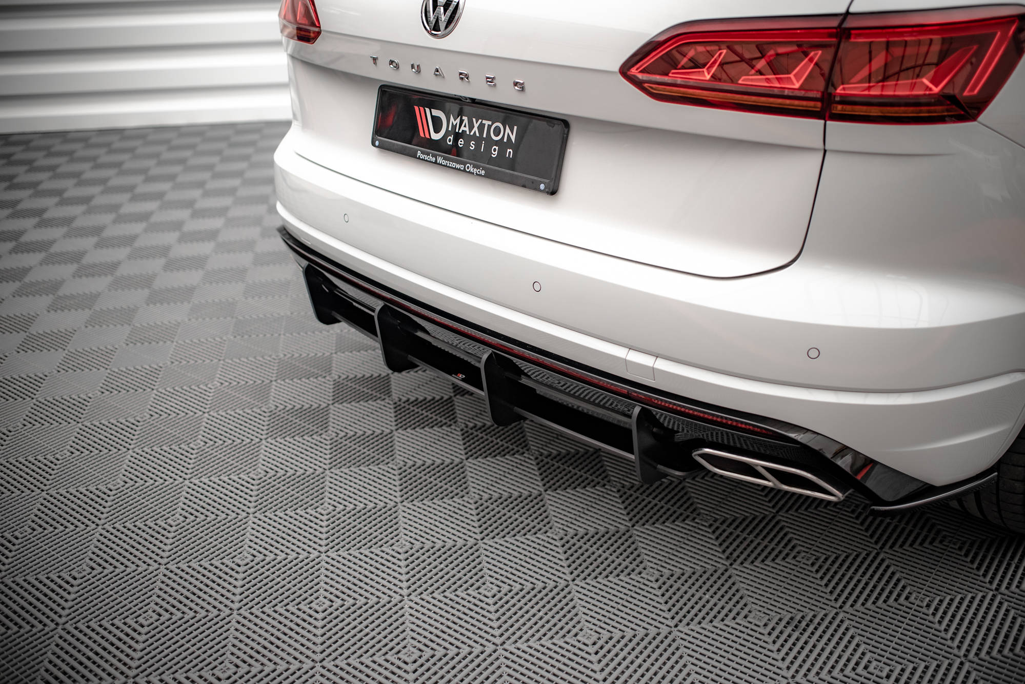 Street Pro Heckschürze Heck Ansatz Diffusor passend für VW Touareg R-Line Mk3 rot