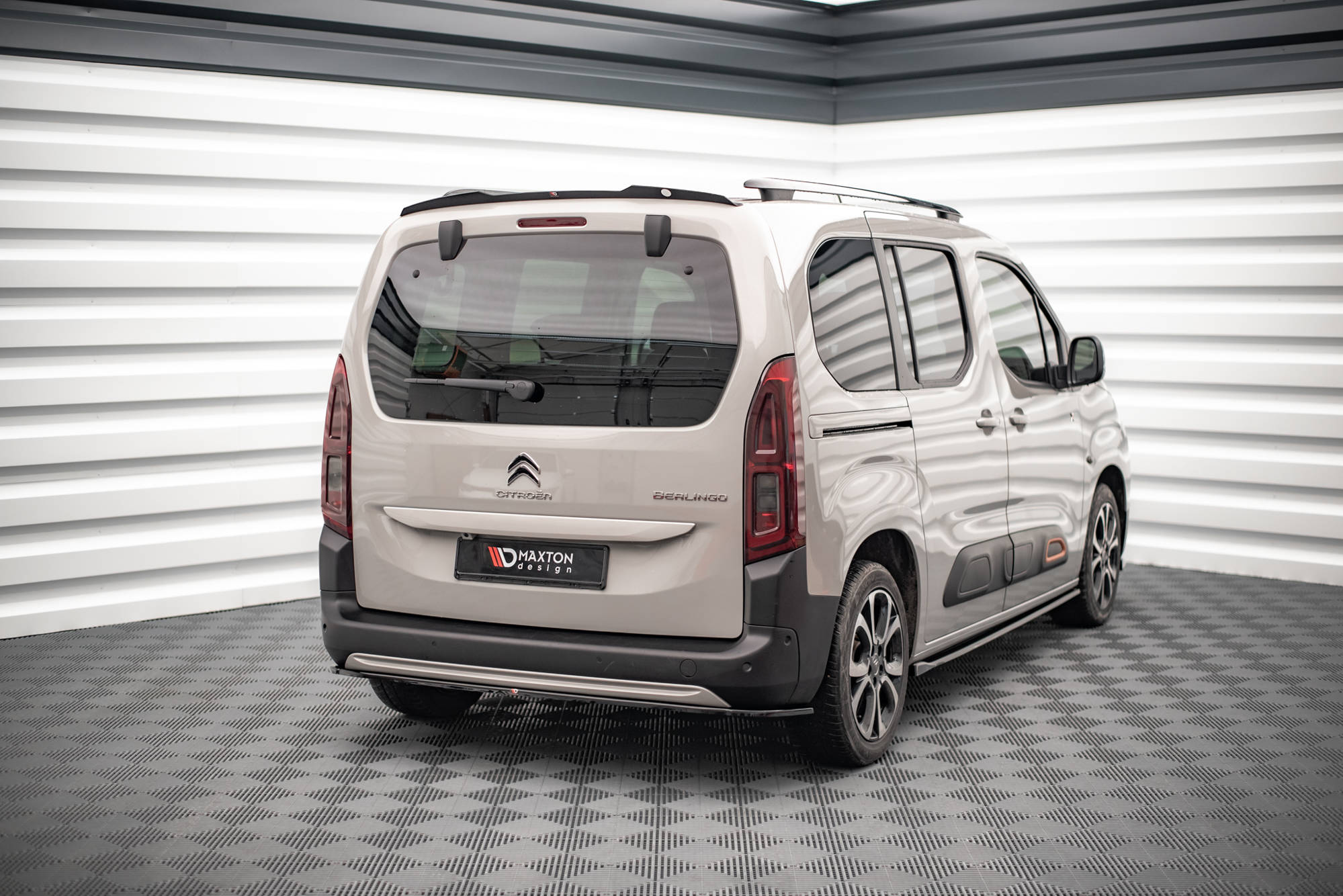 Heck Spoiler Aufsatz Abrisskante passend für Citroen Berlingo Mk3 schwarz Hochglanz