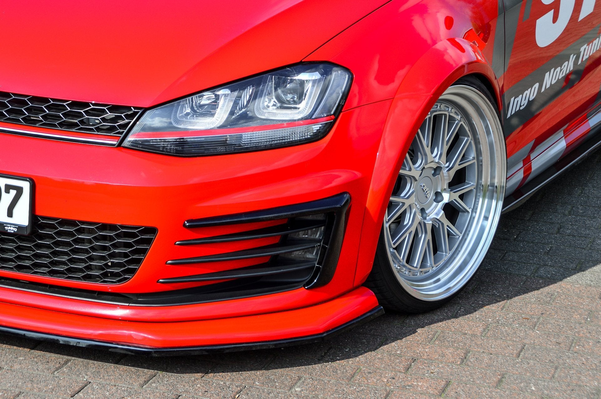 Blenden für NSW in Clubsport Optik aus ABS für VW Golf 7 GTI (Schwarz Matt)