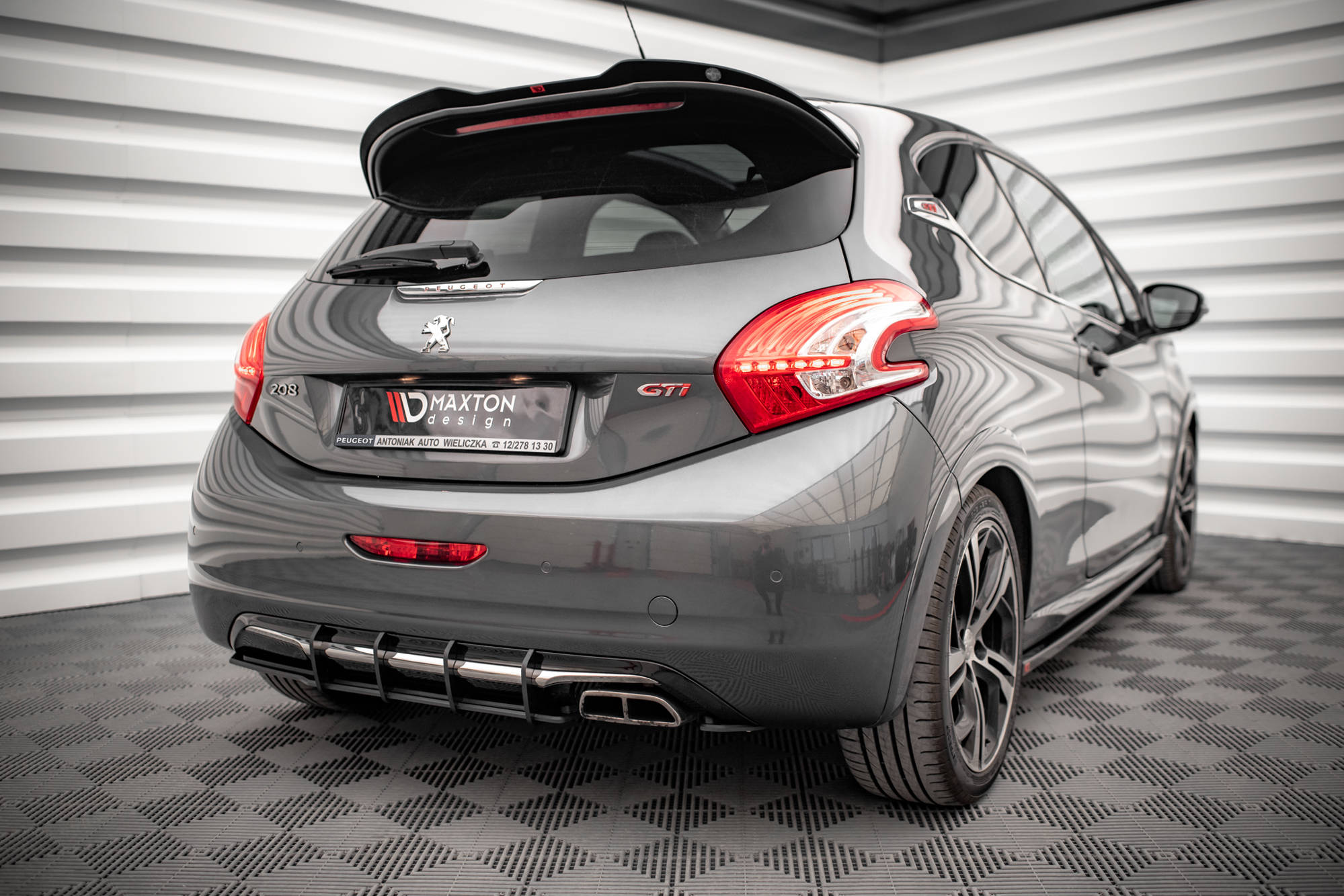 Street Pro Heckschürze Heck Ansatz Diffusor passend für Peugeot 208 GTi Mk1 schwarz-rot