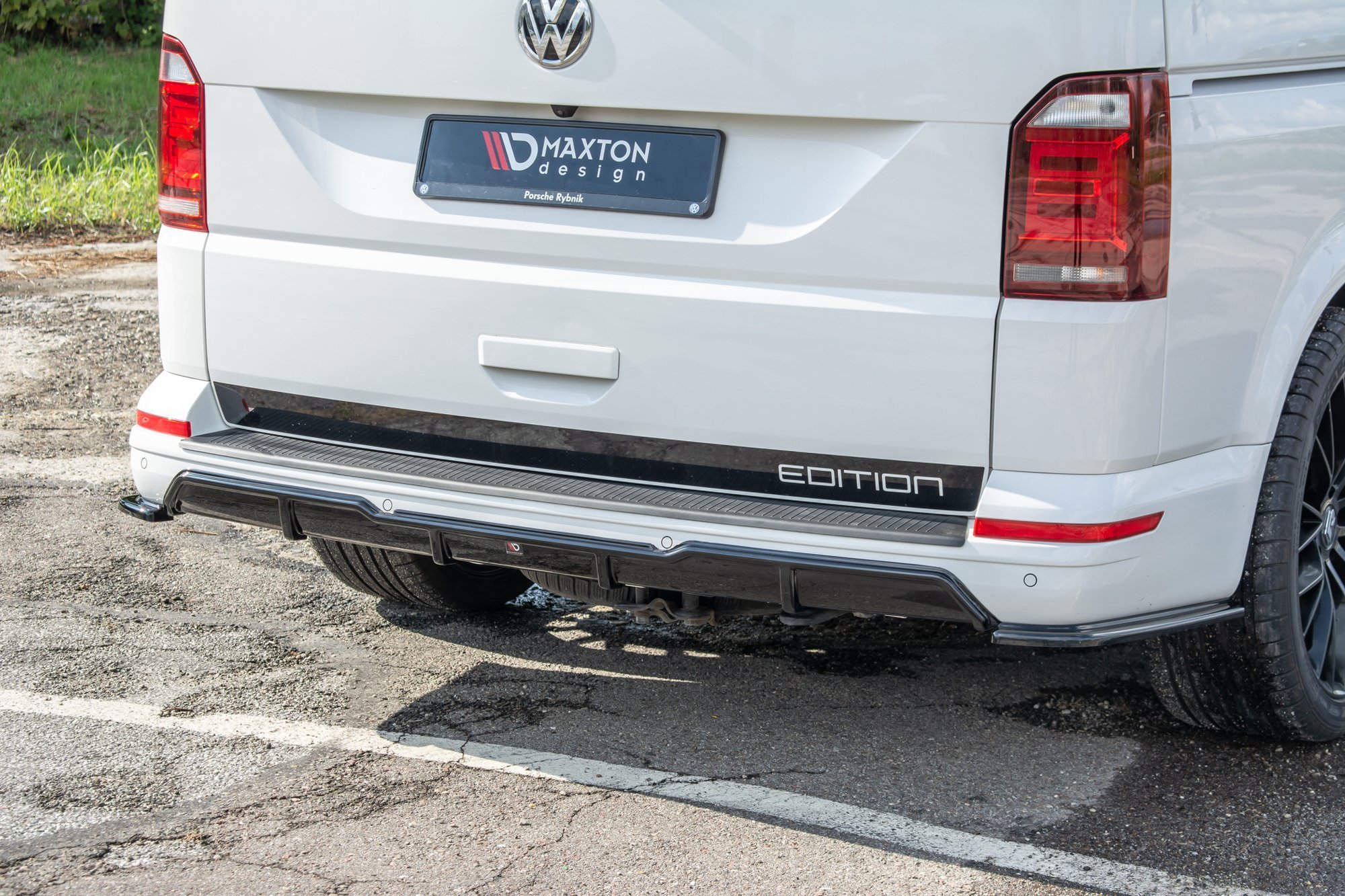 Diffusor Heck Ansatz für VW T6 / T6.1 schwarz Hochglanz