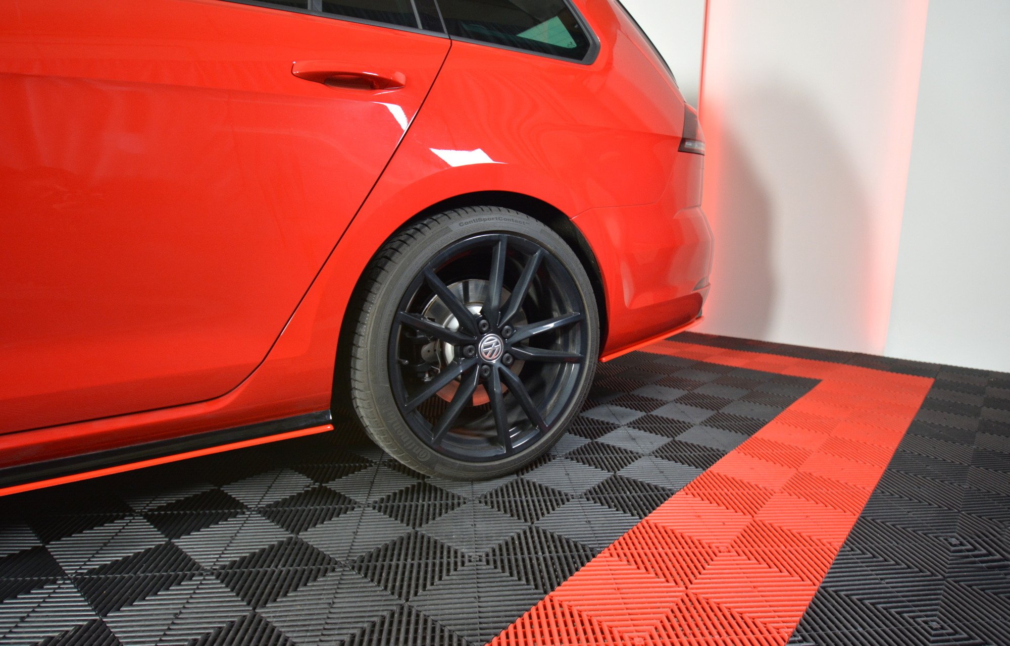 Heck Ansatz Flaps Diffusor V.2 für VW GOLF 7 R VARIANT FACELIFT schwarz Hochglanz