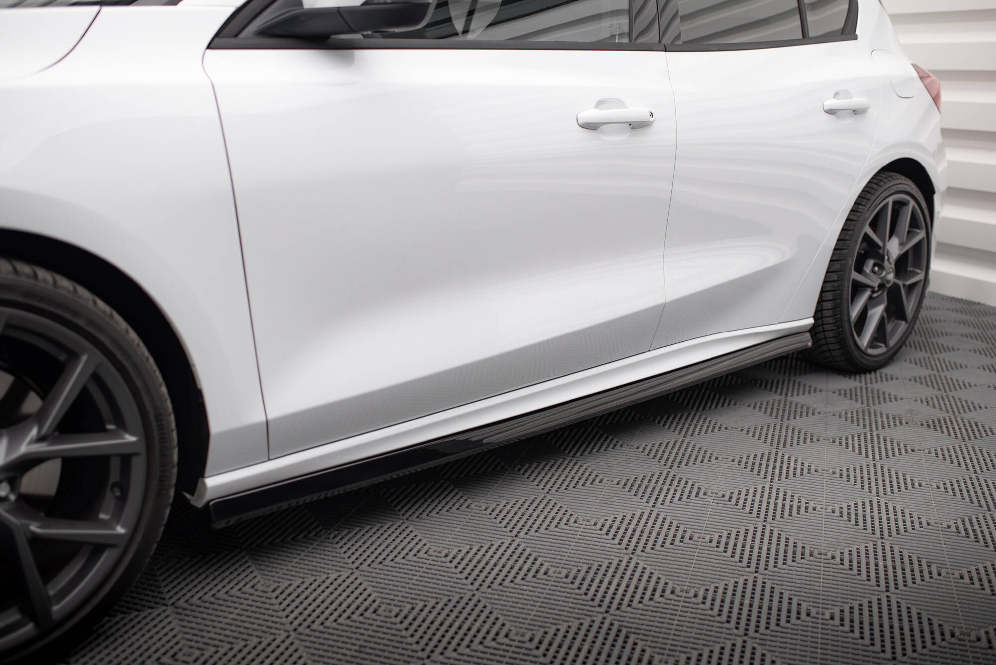 Seitenschweller Ansatz für V.5 Ford Focus ST / ST-Line Mk4 Facelift schwarz Hochglanz