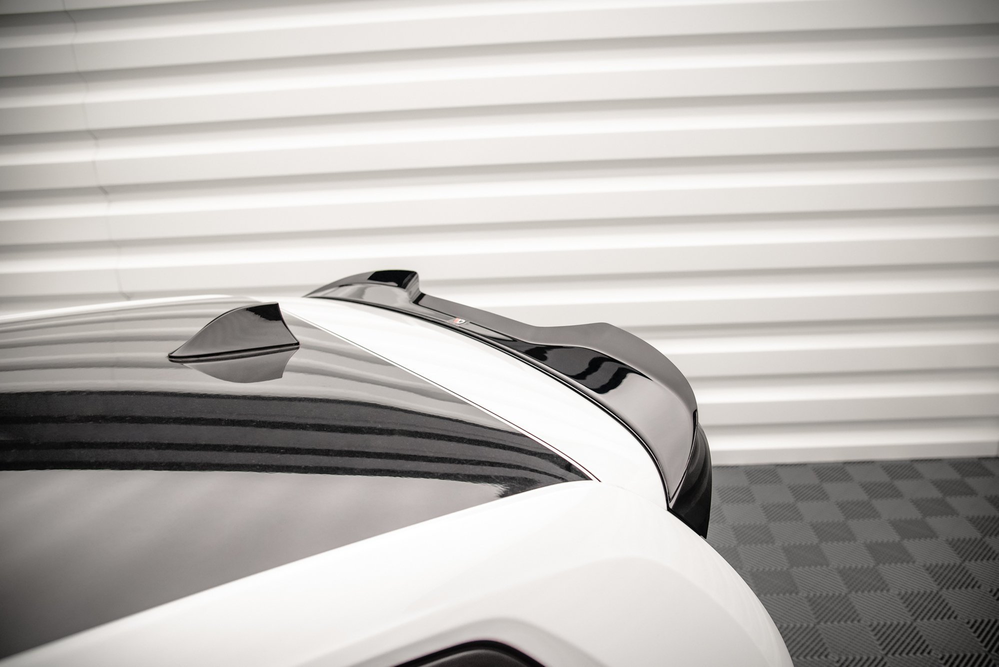 Heck Spoiler Aufsatz Abrisskante passend für VW Up GTI schwarz Hochglanz