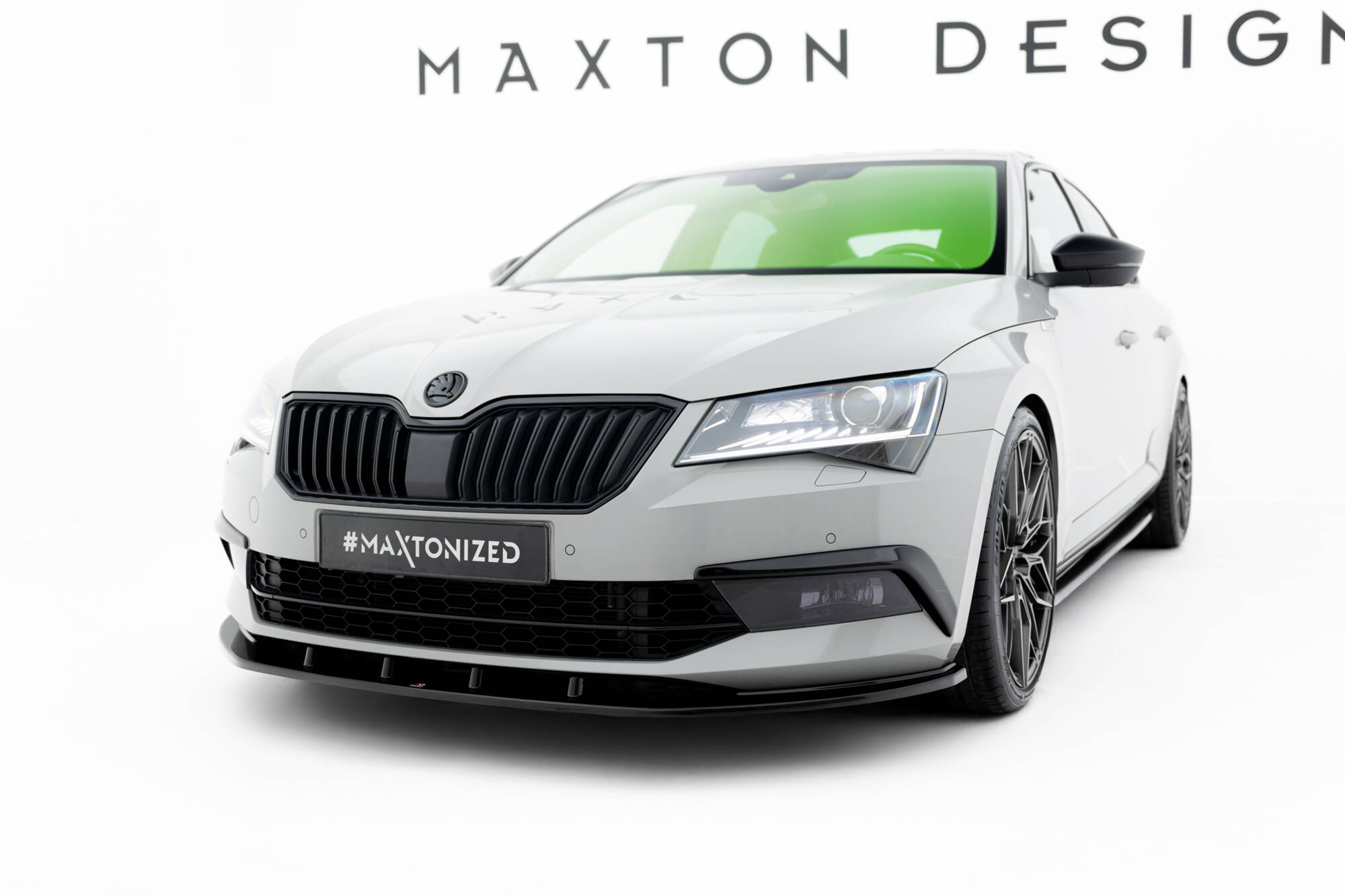 Street+ Spoilerlippe Front Ansatz V.3 passend für Skoda Superb Liftback / Combi Mk3 schwarz Hochglanz