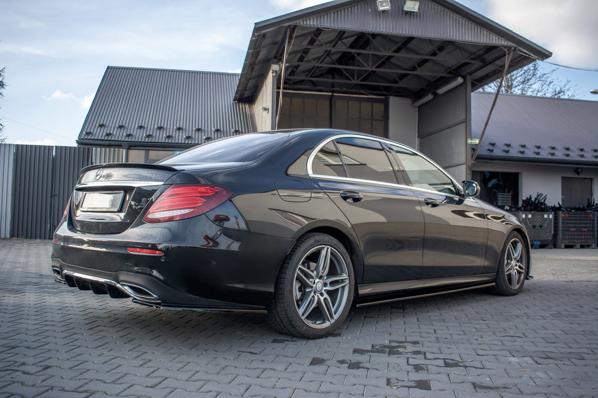 Diffusor Heck Ansatz für Mercedes-Benz E43 AMG / AMG-Line Limousine / Kombi W213 / S213 schwarz Hochglanz
