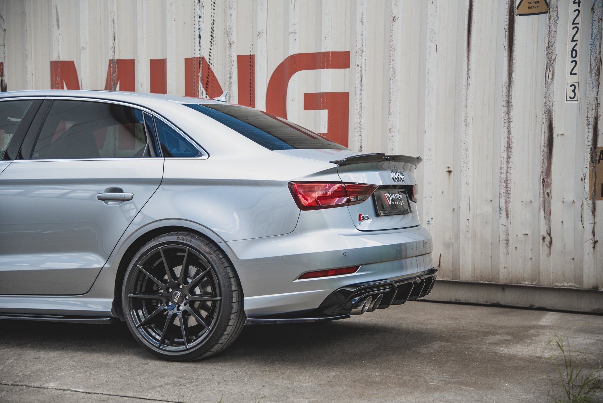 Heck Ansatz Flaps Diffusor V.2 für Audi S3 Limousine 8V Facelift schwarz Hochglanz