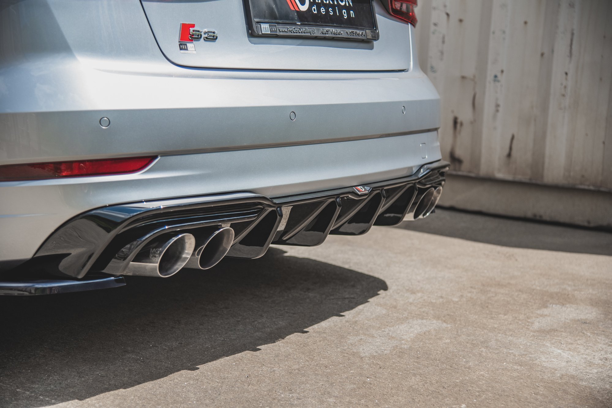 Diffusor Heck Ansatz für Audi S3 Limousine 8V Facelift schwarz Hochglanz