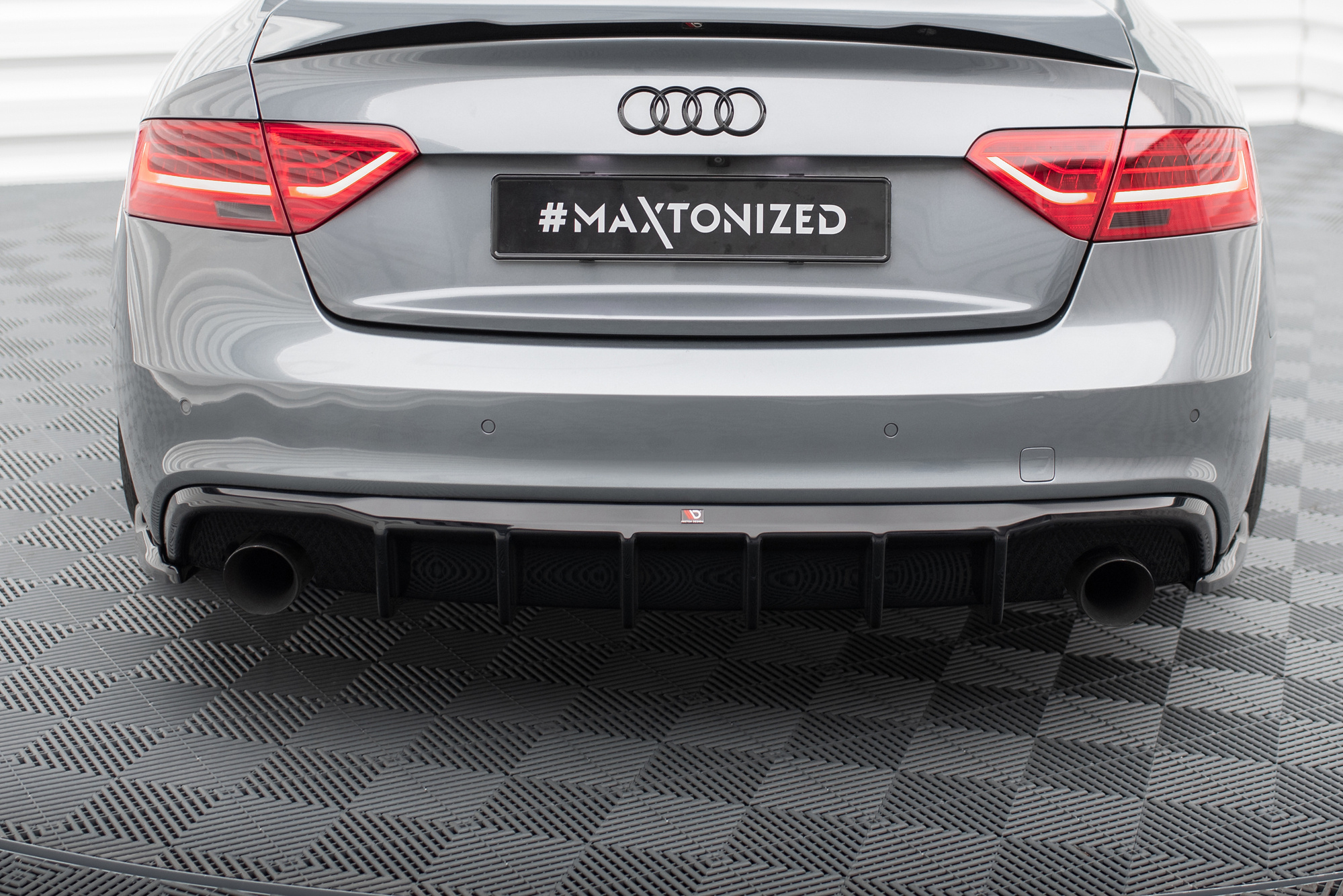 Street+ Heck Ansatz Diffusor passend für Audi S5 / A5 S-Line 8T FL Einzelauspuff li. re. schwarz Hochglanz