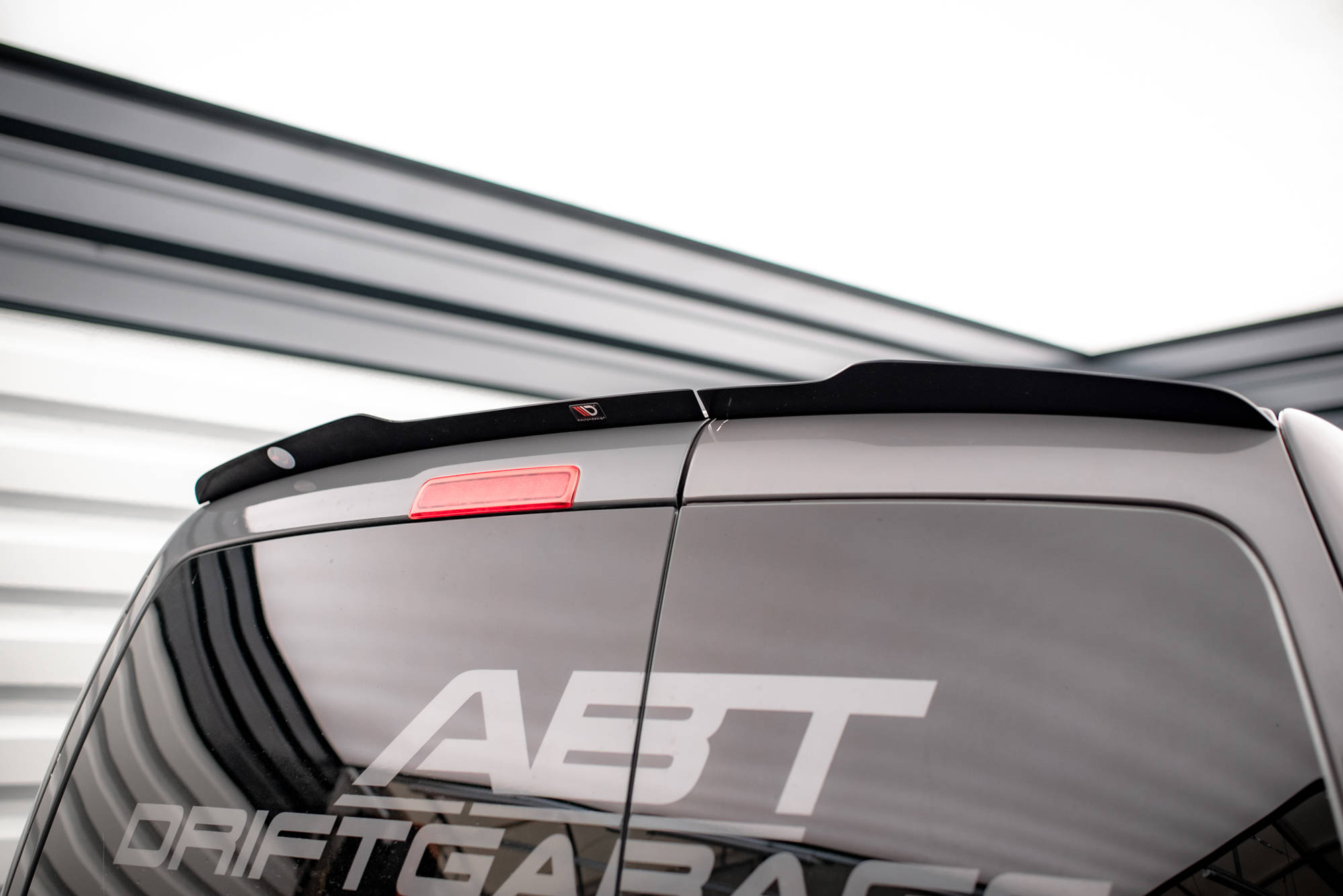 Heck Spoiler Aufsatz Abrisskante passend für VW Caddy Mk3 FL schwarz Hochglanz
