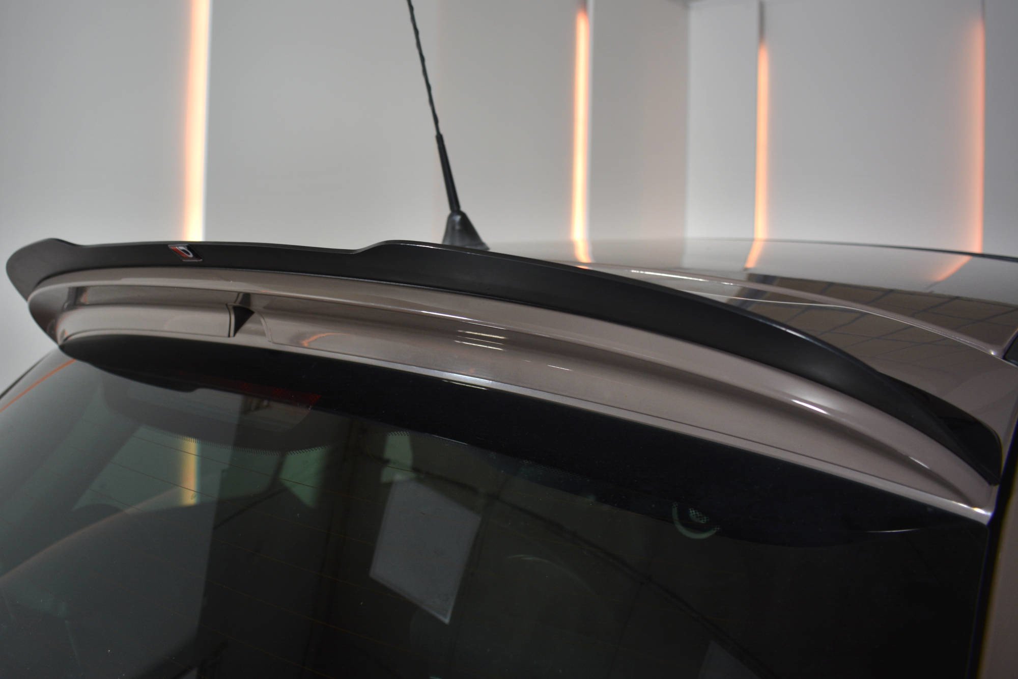 Spoiler CAP für FIAT 500 HATCHBACK SPORT vor Facelift schwarz Hochglanz