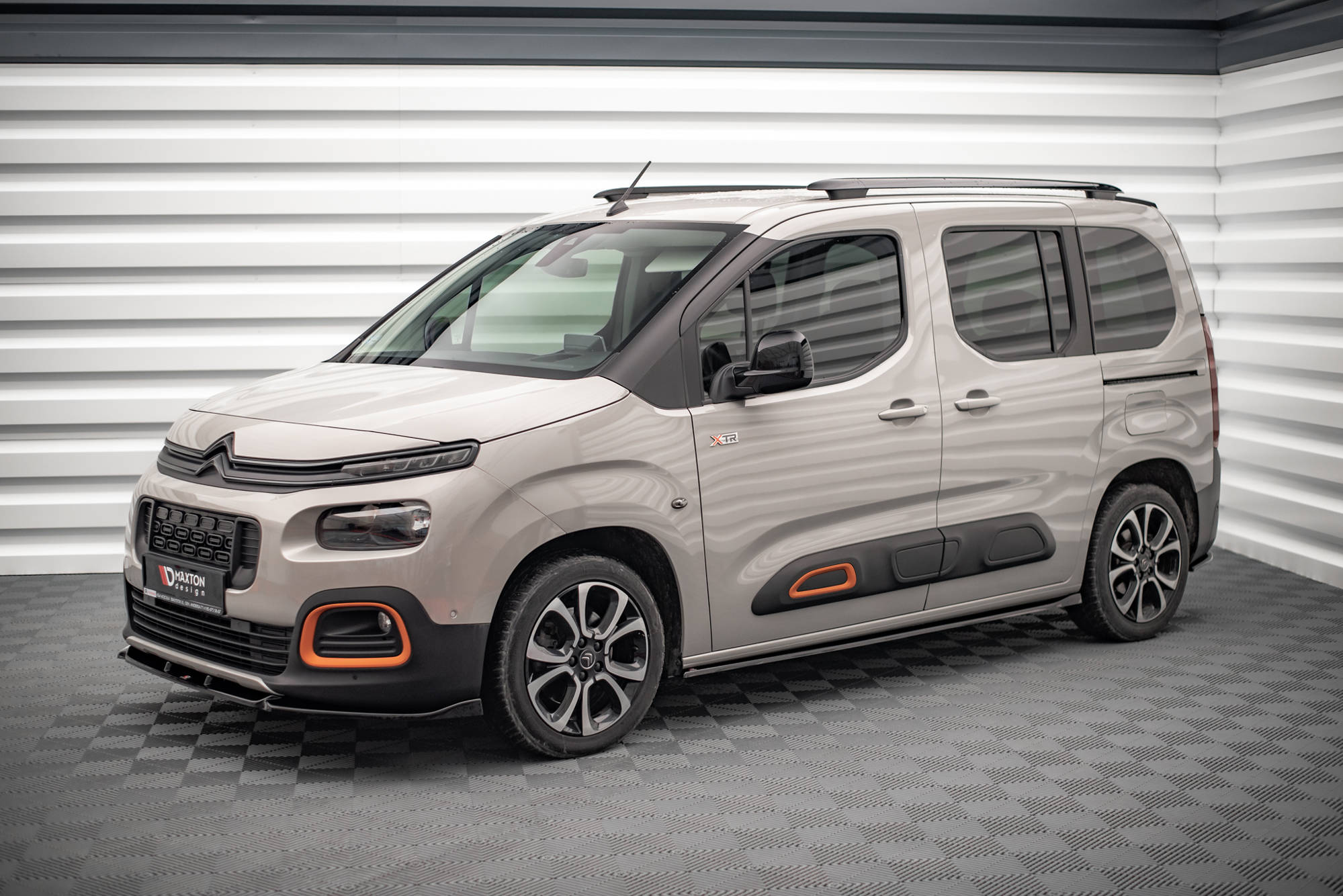 Street+ Seitenschweller Leisten passend für Citroen Berlingo Mk3 schwarz Hochglanz