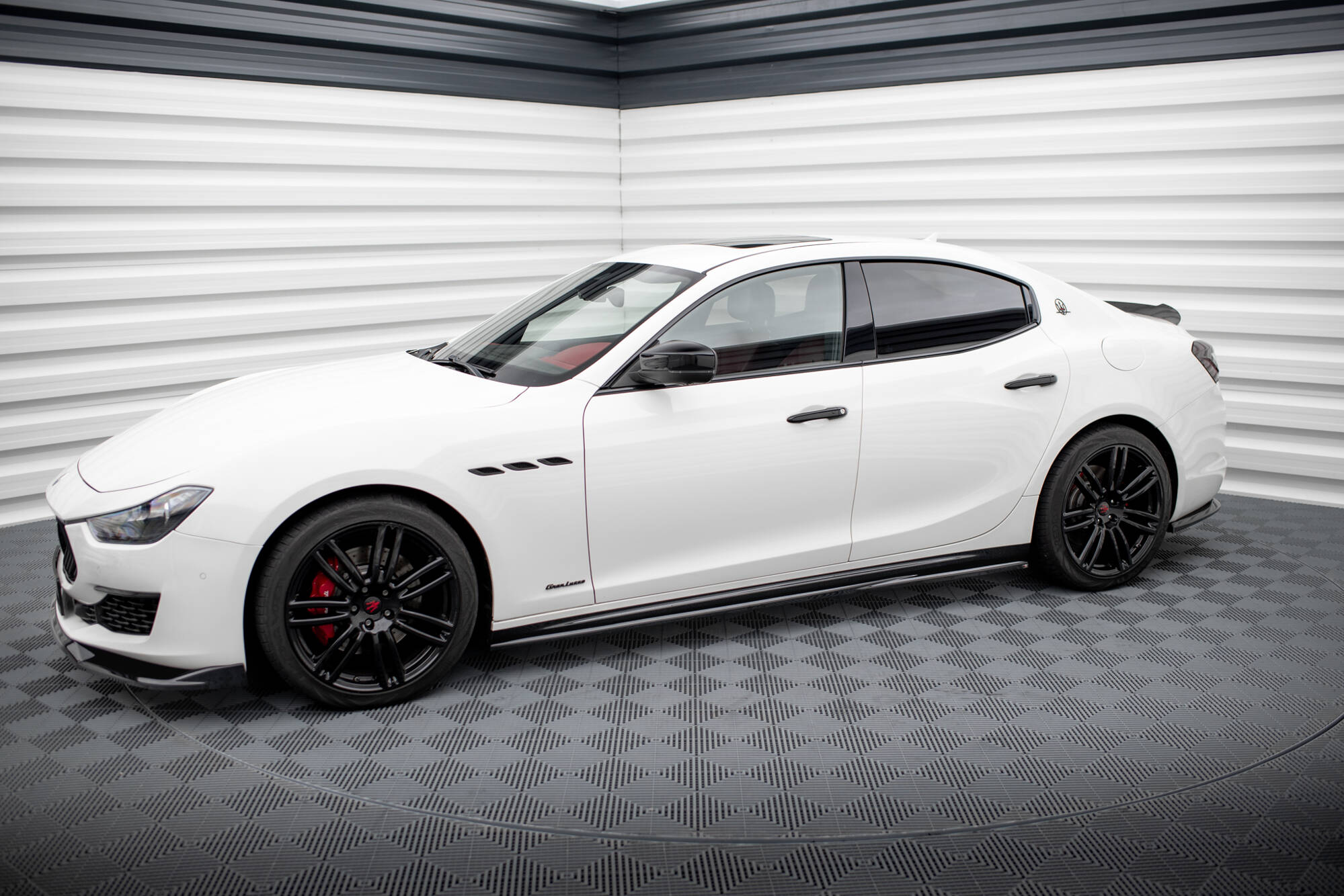 Seitenschweller Ansatz Paar passend für Maserati Ghibli Modena Mk3 FL schwarz Hochglanz