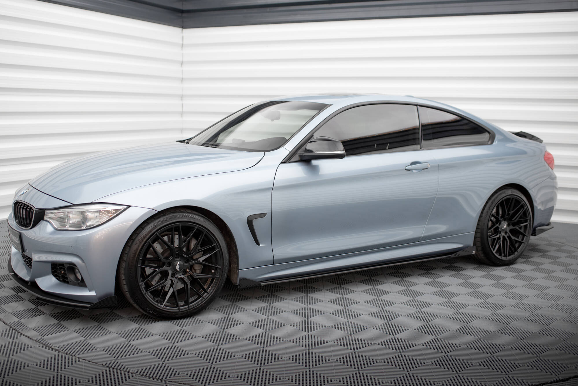 Seitenschweller Flaps passend für BMW 4er Coupe / Gran Coupe / Cabrio M-Paket F32 / F36 / F33 schwarz Hochglanz
