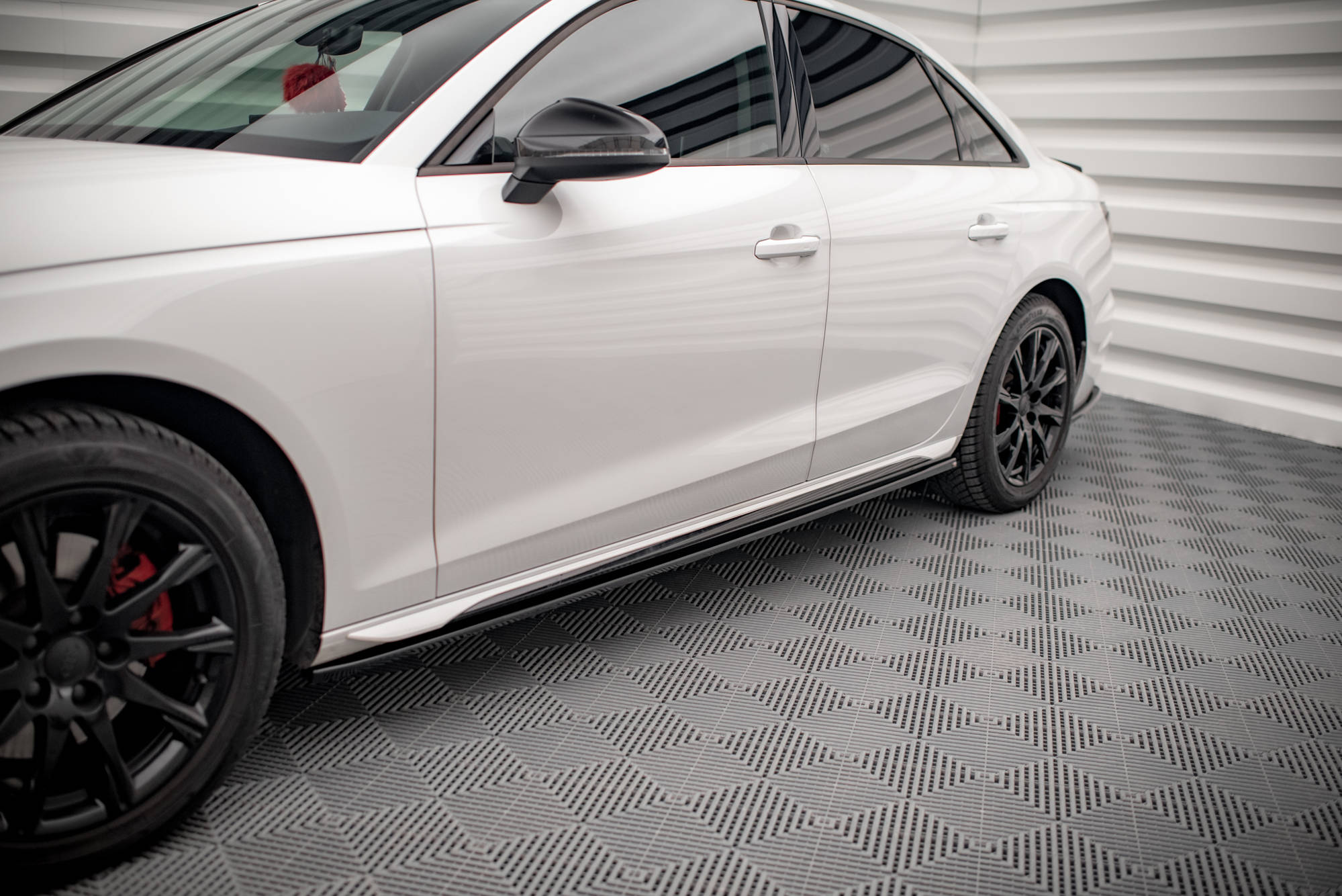 Street+ Seitenschweller Leisten passend für Audi A4 B9 FL schwarz Hochglanz
