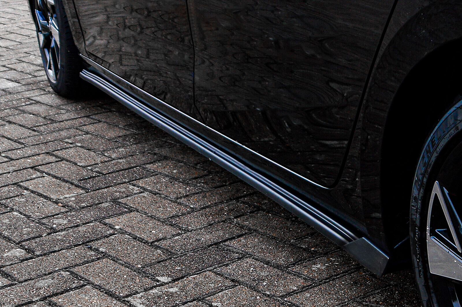 CUP Seitenschweller aus ABS mit Wing hinten für Opel Astra L Schwarz Matt