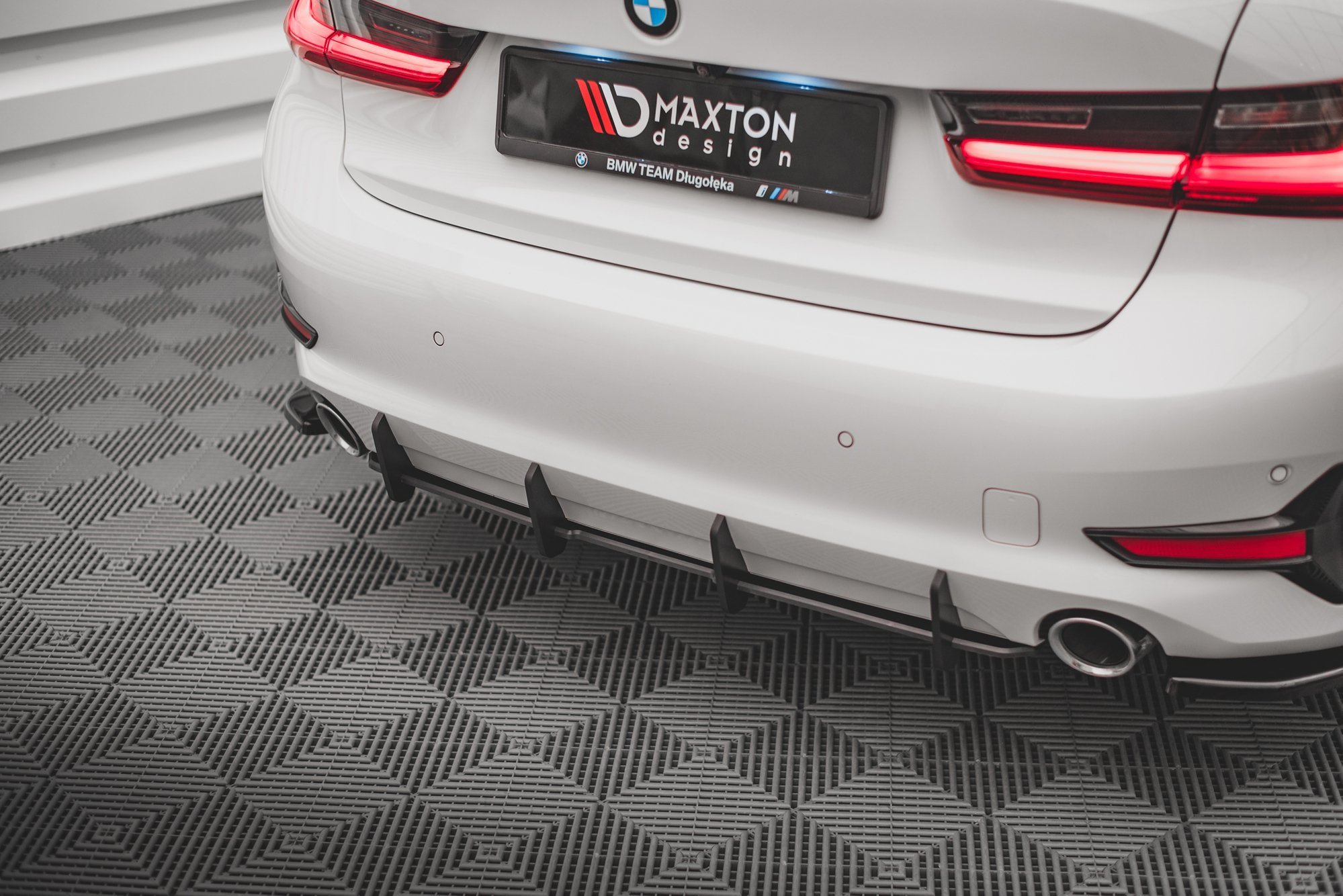 Street Pro Heckschürze Heck Ansatz Diffusor passend für BMW 3er G20 / G21 schwarz-rot
