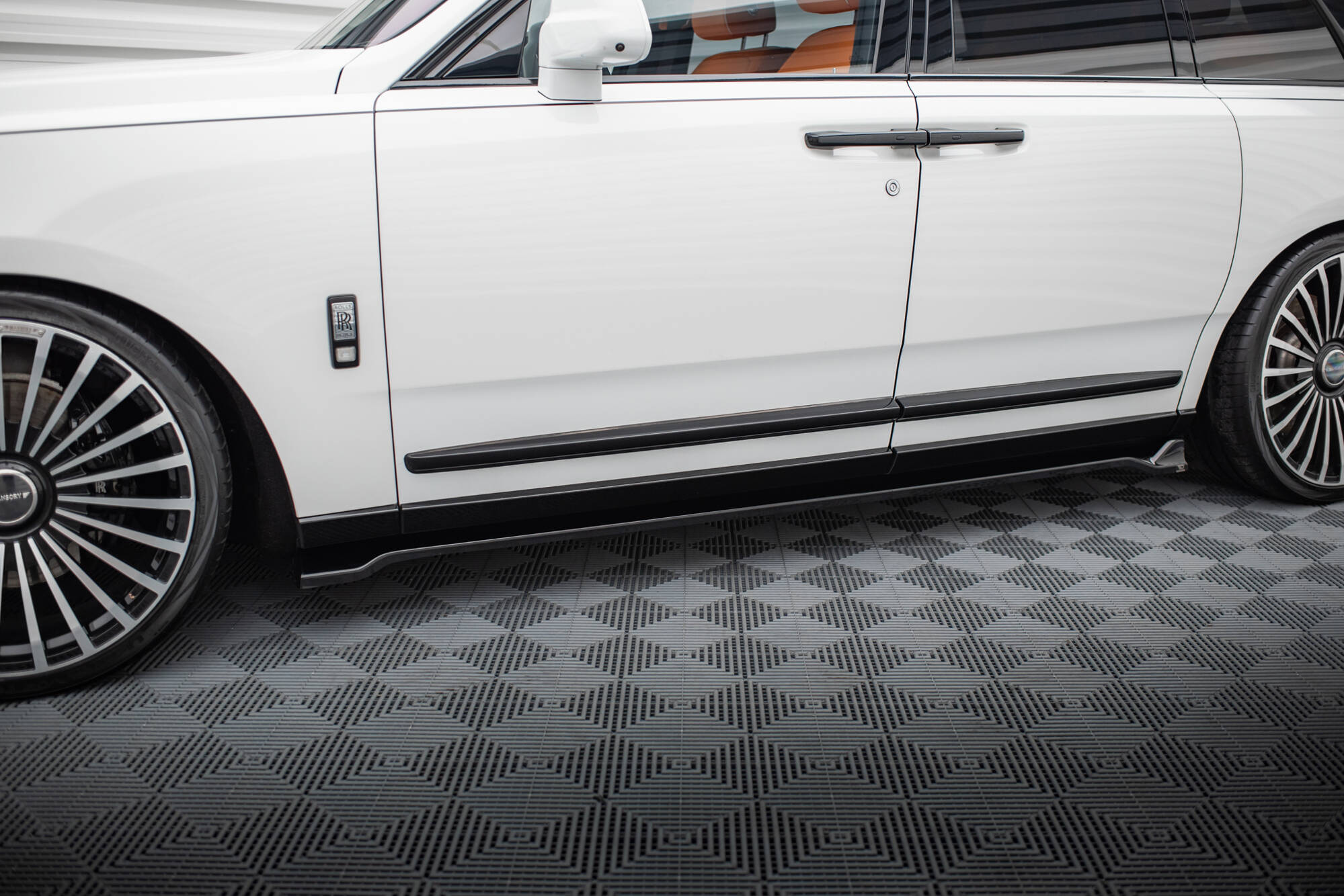 Seitenschweller Ansatz Paar passend für Rolls Royce Cullinan schwarz Hochglanz