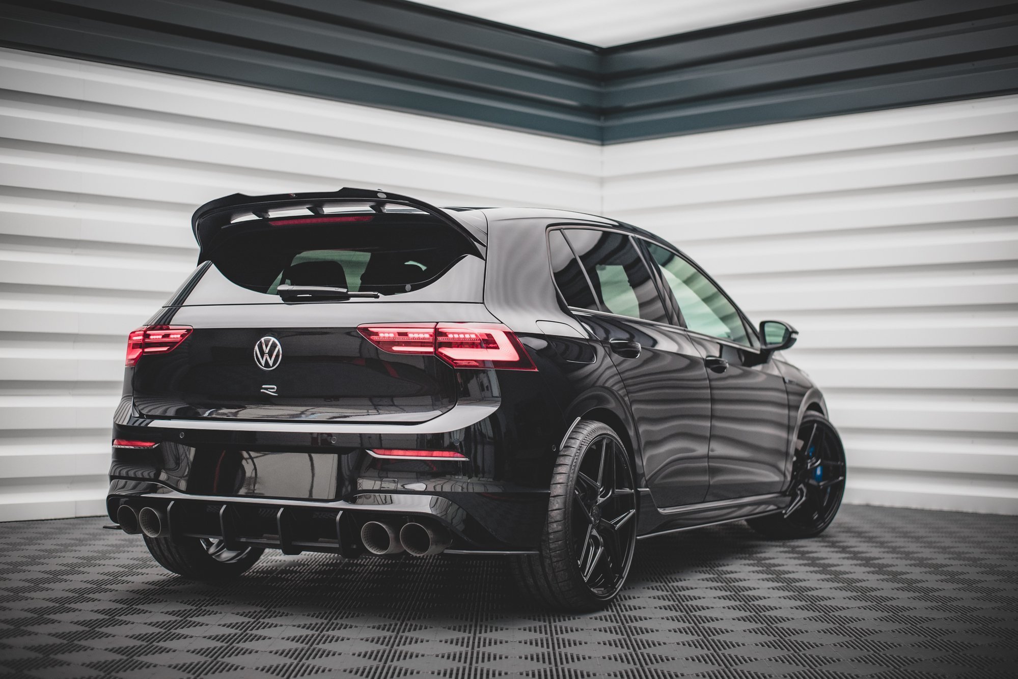 Street Pro Heckschürze Heck Ansatz Diffusor passend für VW Golf R Mk8 rot