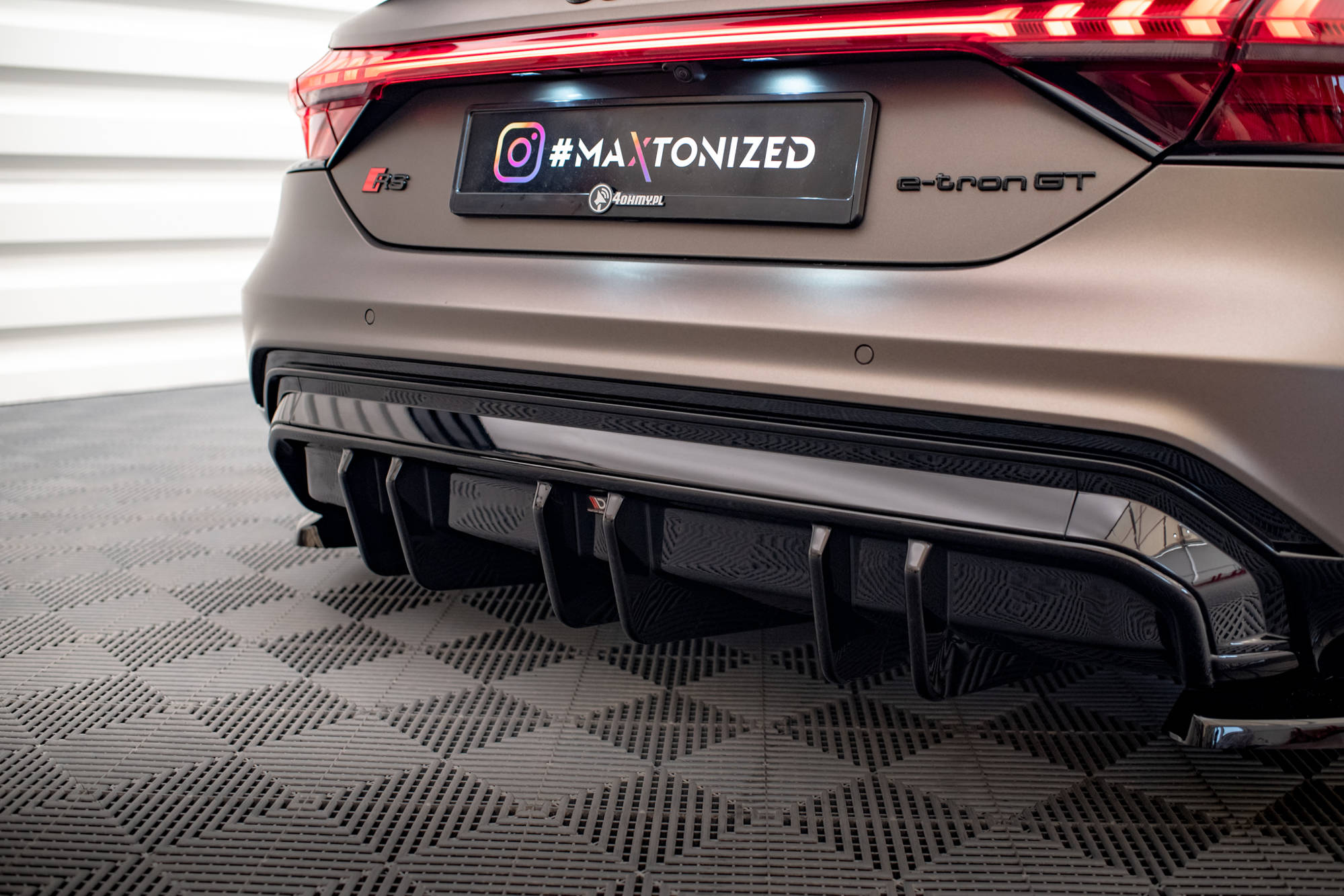 Street+ Heck Ansatz Diffusor passend für Audi e-Tron GT / RS GT Mk1 schwarz Hochglanz
