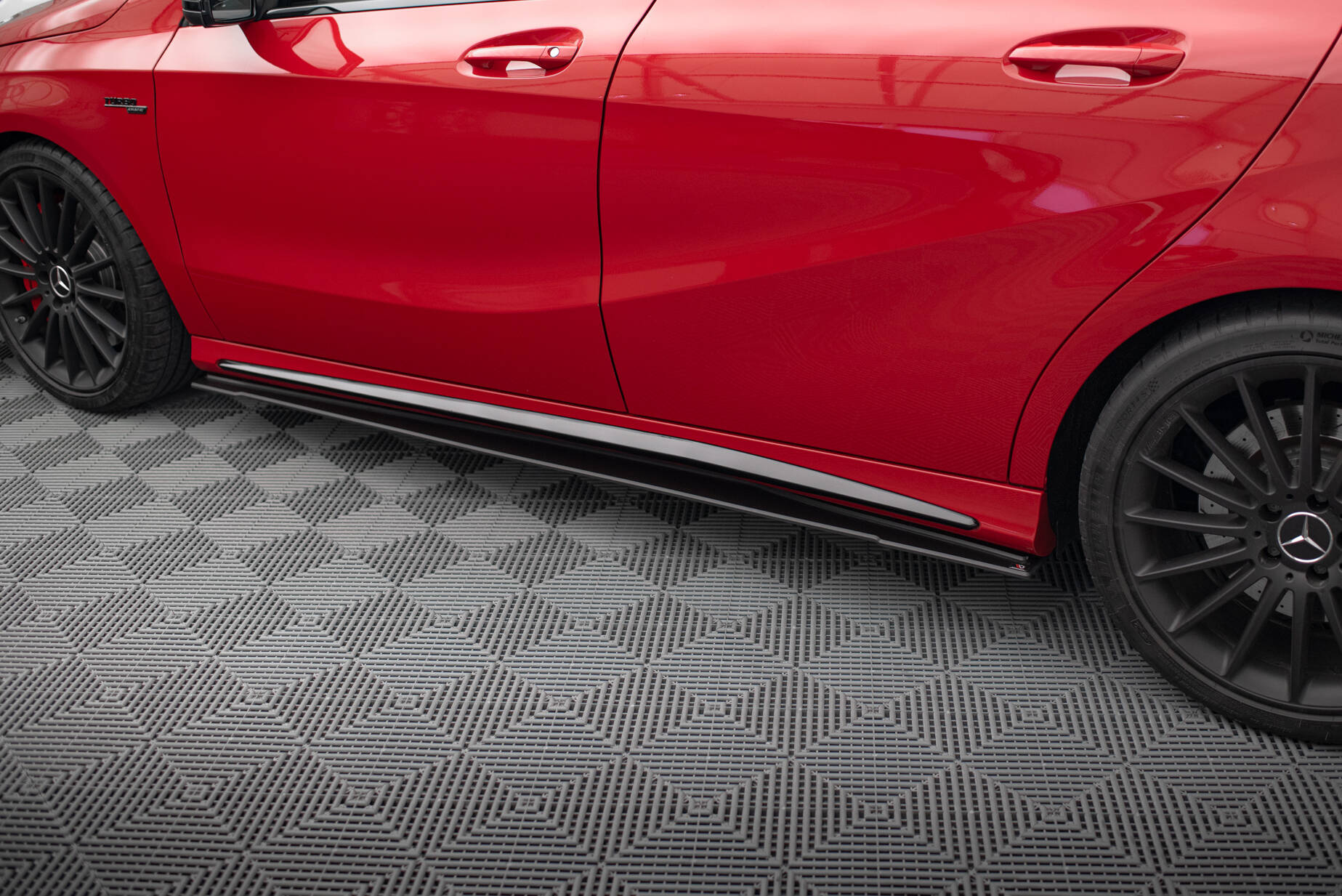 Street Pro Seitenschweller Leisten passend für Mercedes A 45 AMG W176 FL rot