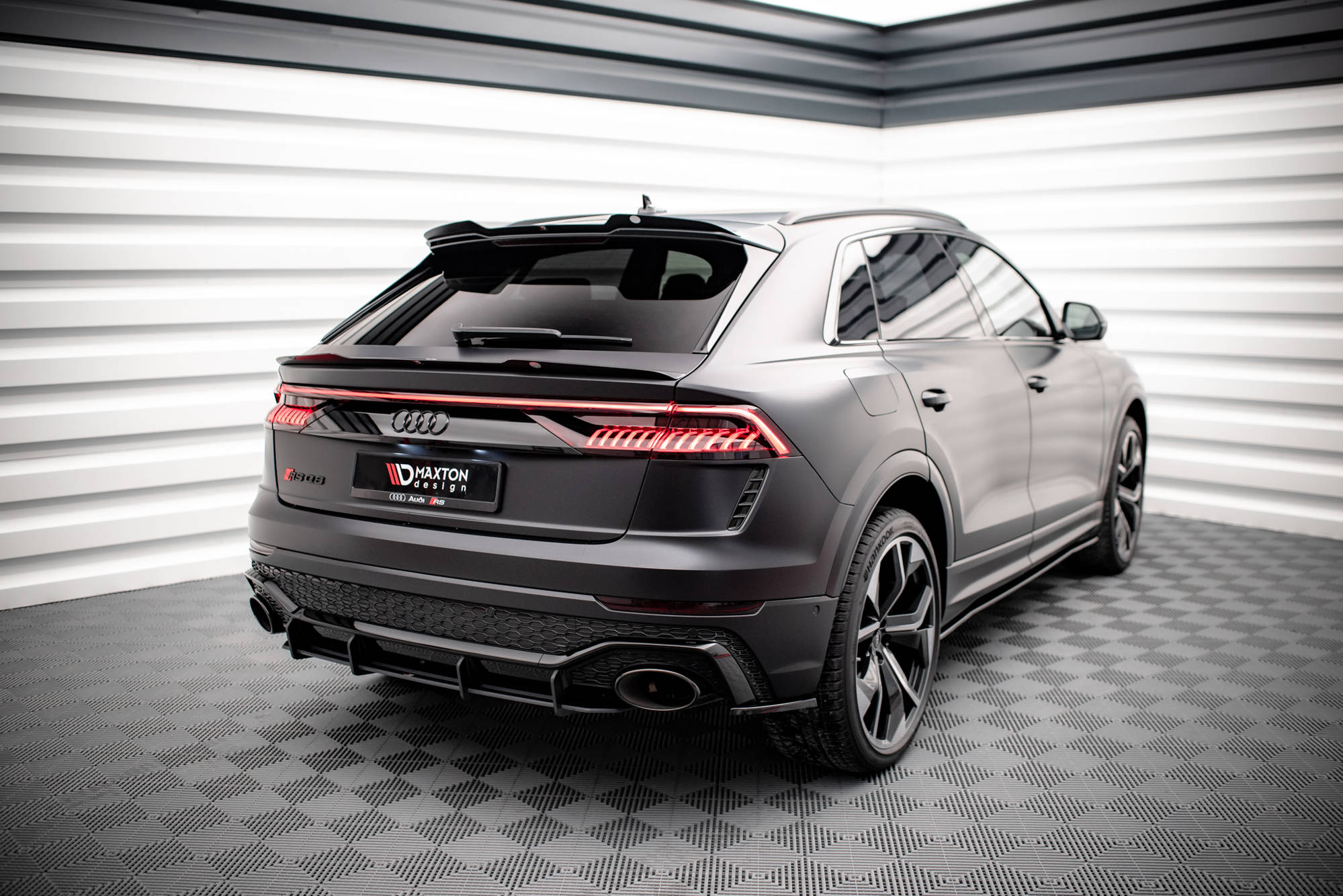 Street Pro Heckschürze Heck Ansatz Diffusor passend für Audi RSQ8 Mk1 rot