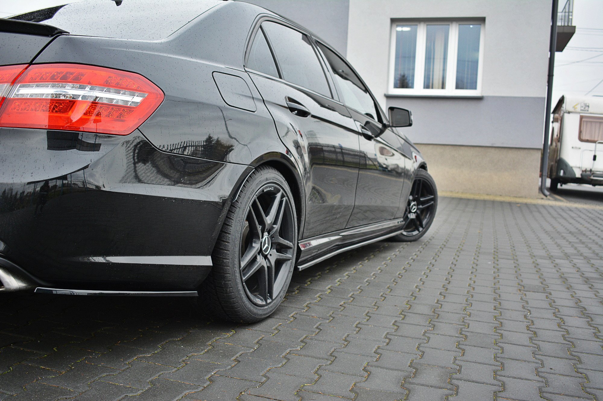 Seitenschweller Ansatz für Mercedes-Benz E63 AMG W212 schwarz Hochglanz