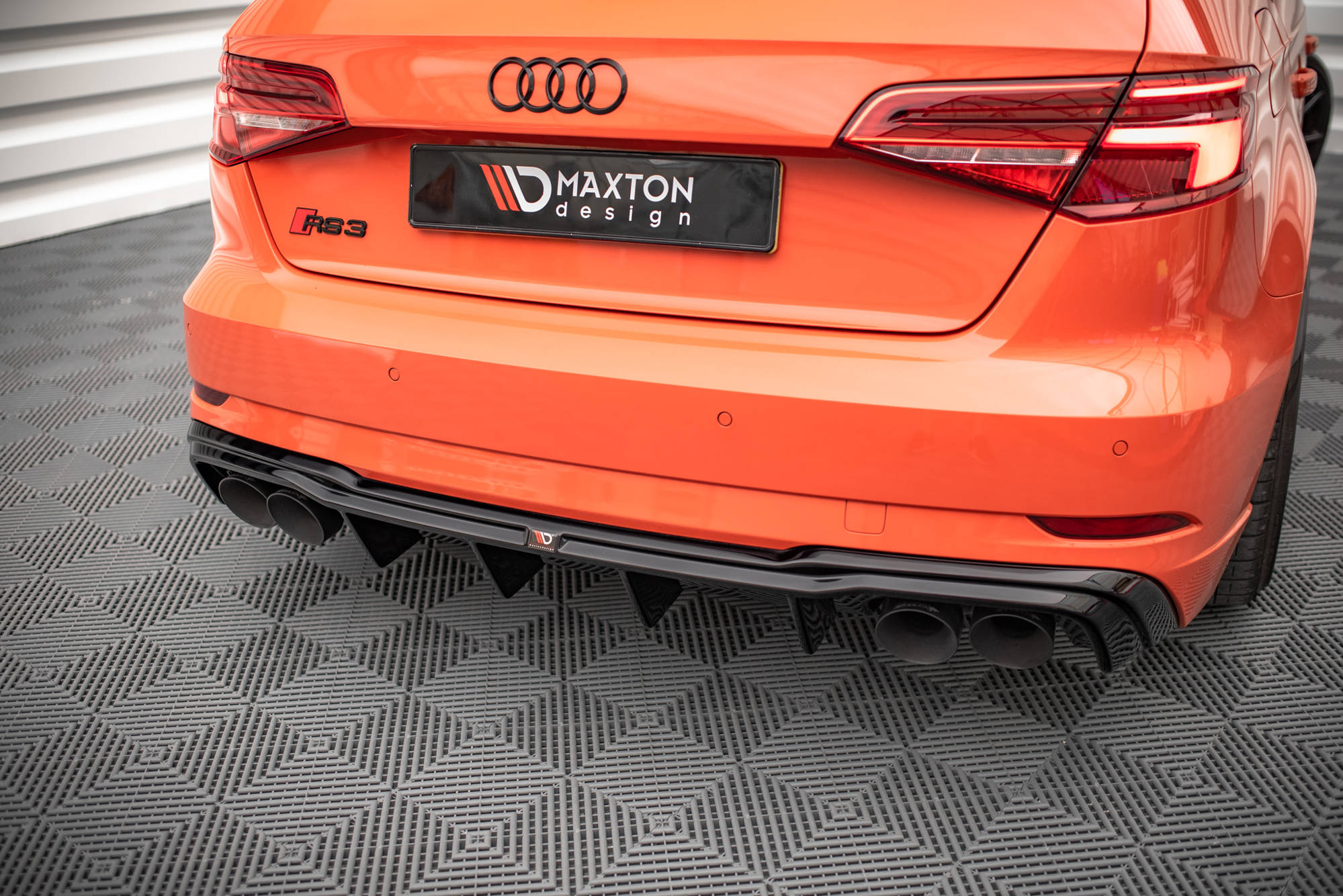 Street+ Heck Ansatz Diffusor V.2 passend für Audi RS3 Sportback 8V FL schwarz Hochglanz