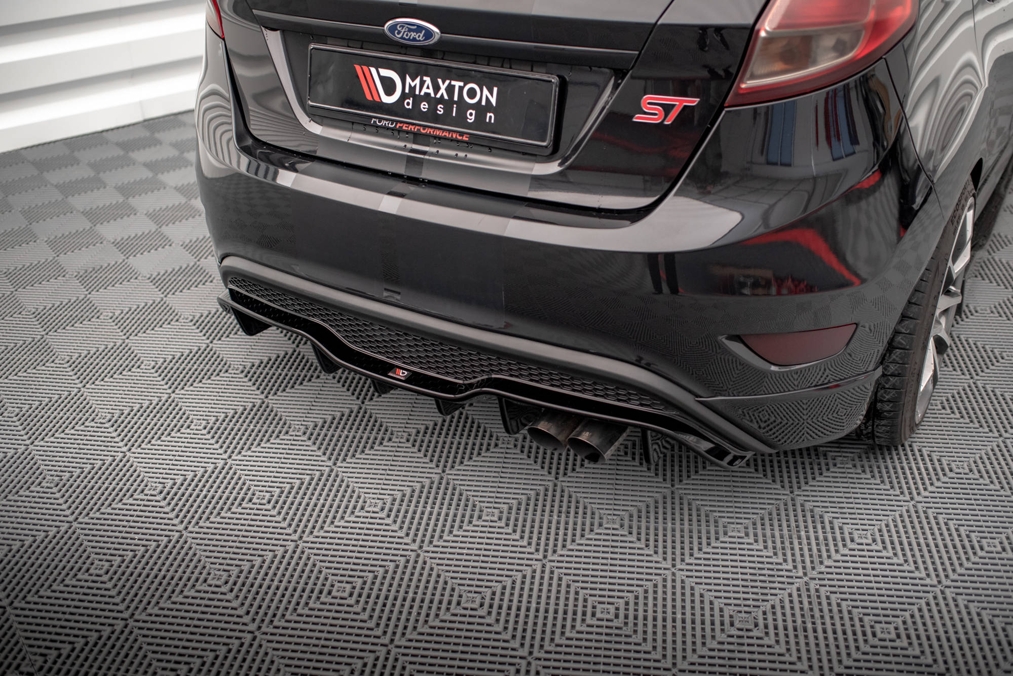 Street+ Heck Ansatz Diffusor passend für Ford Fiesta ST 5-Türige version Mk7 FL schwarz Hochglanz