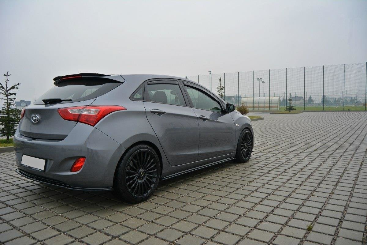 Heckansatz Hyundai i30 mk.2 schwarz Hochglanz
