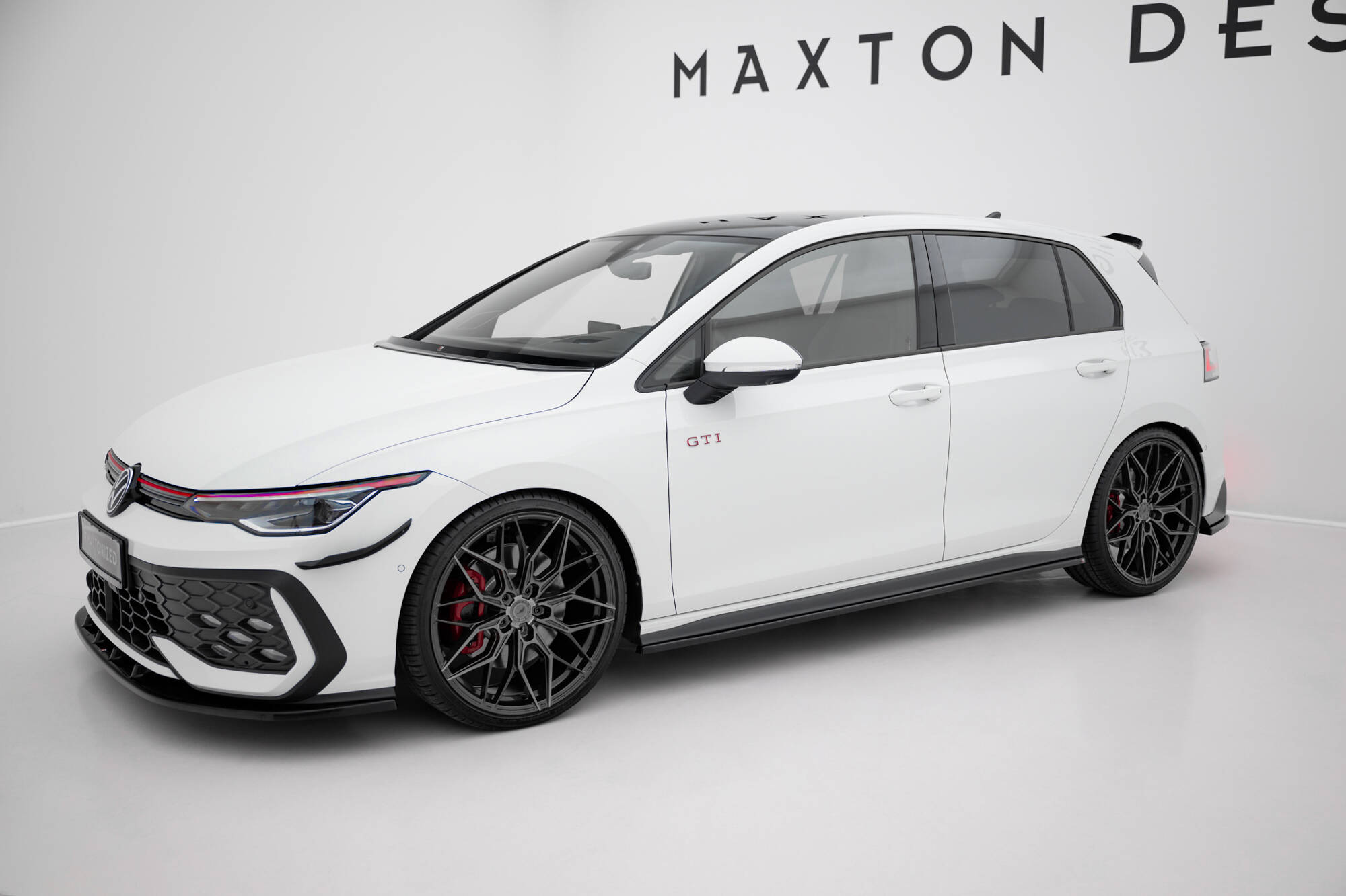 Street+ Seitenschweller Leisten V.1 passend für VW Golf GTI / GTE / GTI Clubsport / GTD / R-Line Mk8 schwarz Hochglanz
