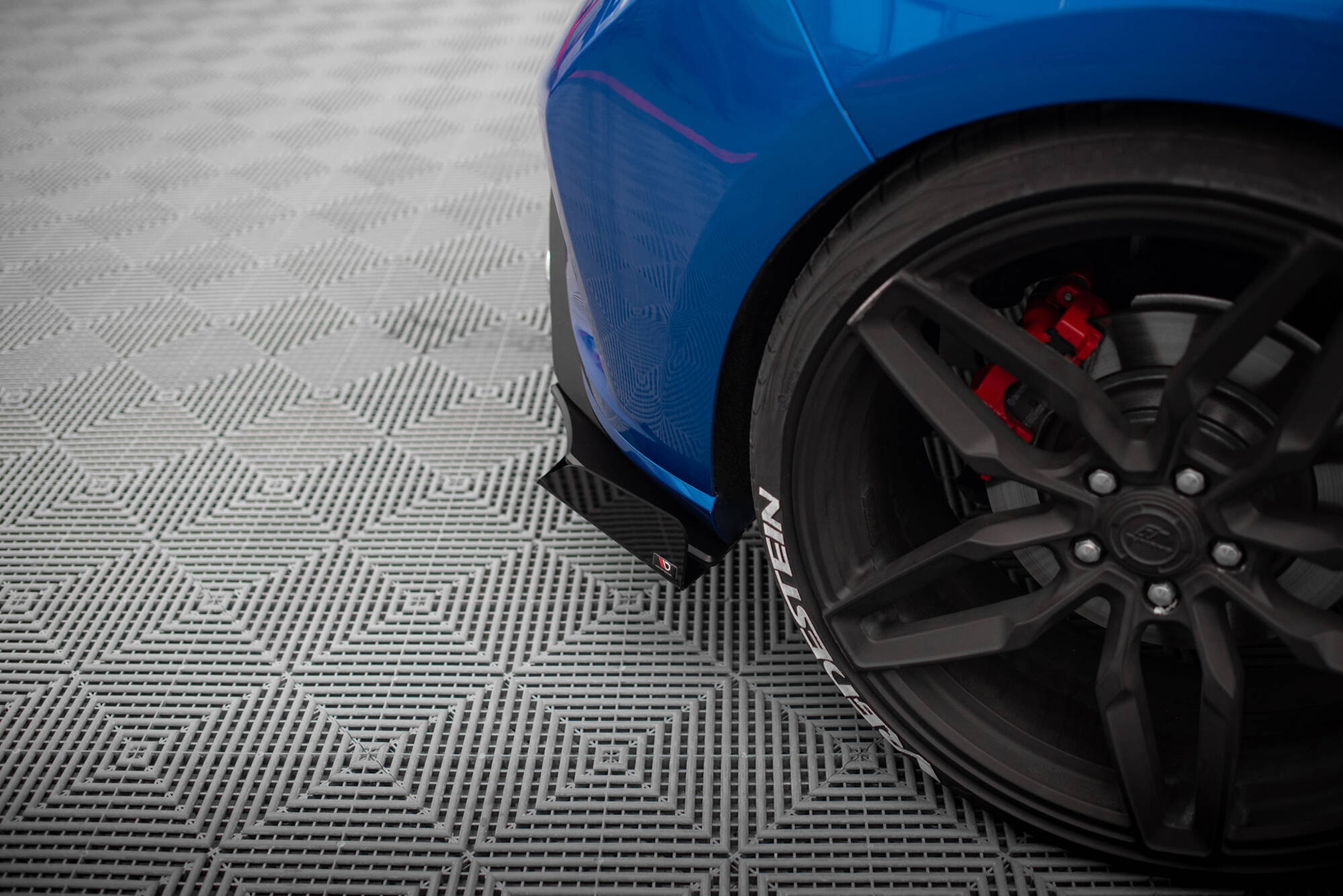 Street Pro Heck Ansatz Flaps Diffusor + Flaps für Ford Focus ST Mk4 schwarz Hochglanz