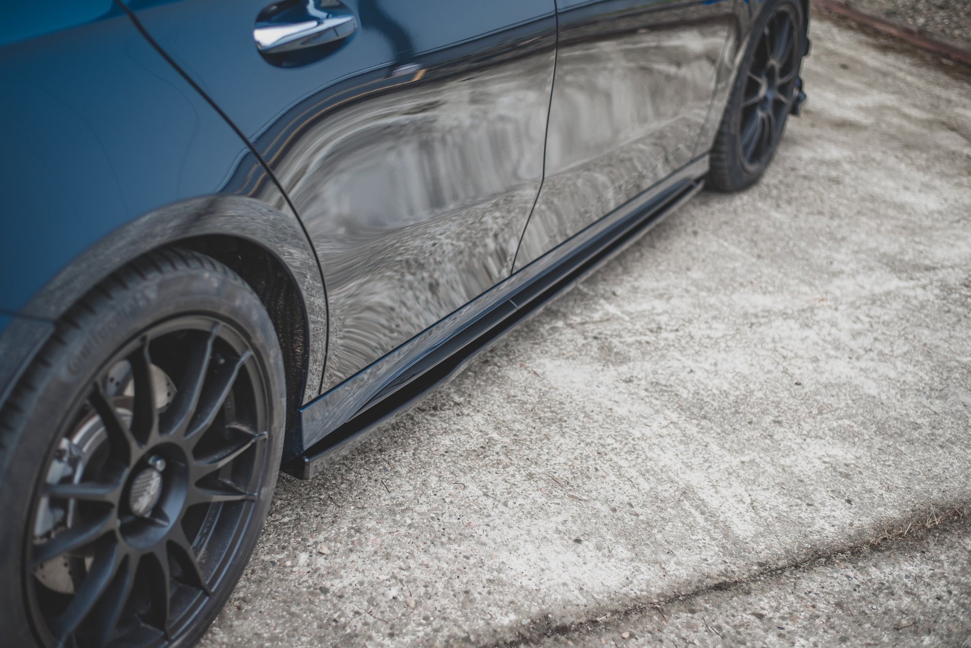 Seitenschweller Ansatz für V.1 für Mercedes A35 AMG / AMG-Line W177 schwarz Hochglanz