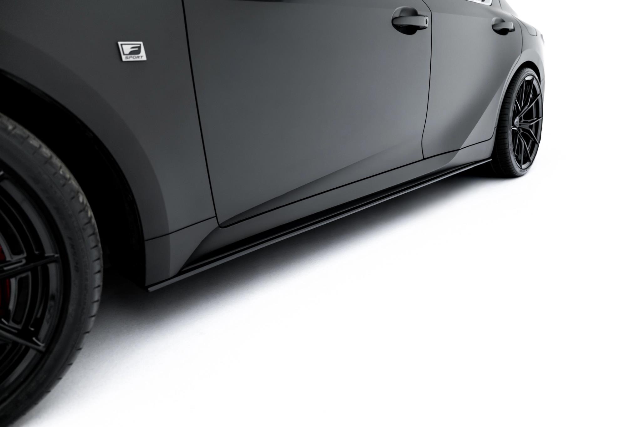 Seitenschweller Ansatz Paar passend für Lexus IS 500 Mk3 Facelift 2 XE30 roter Kern