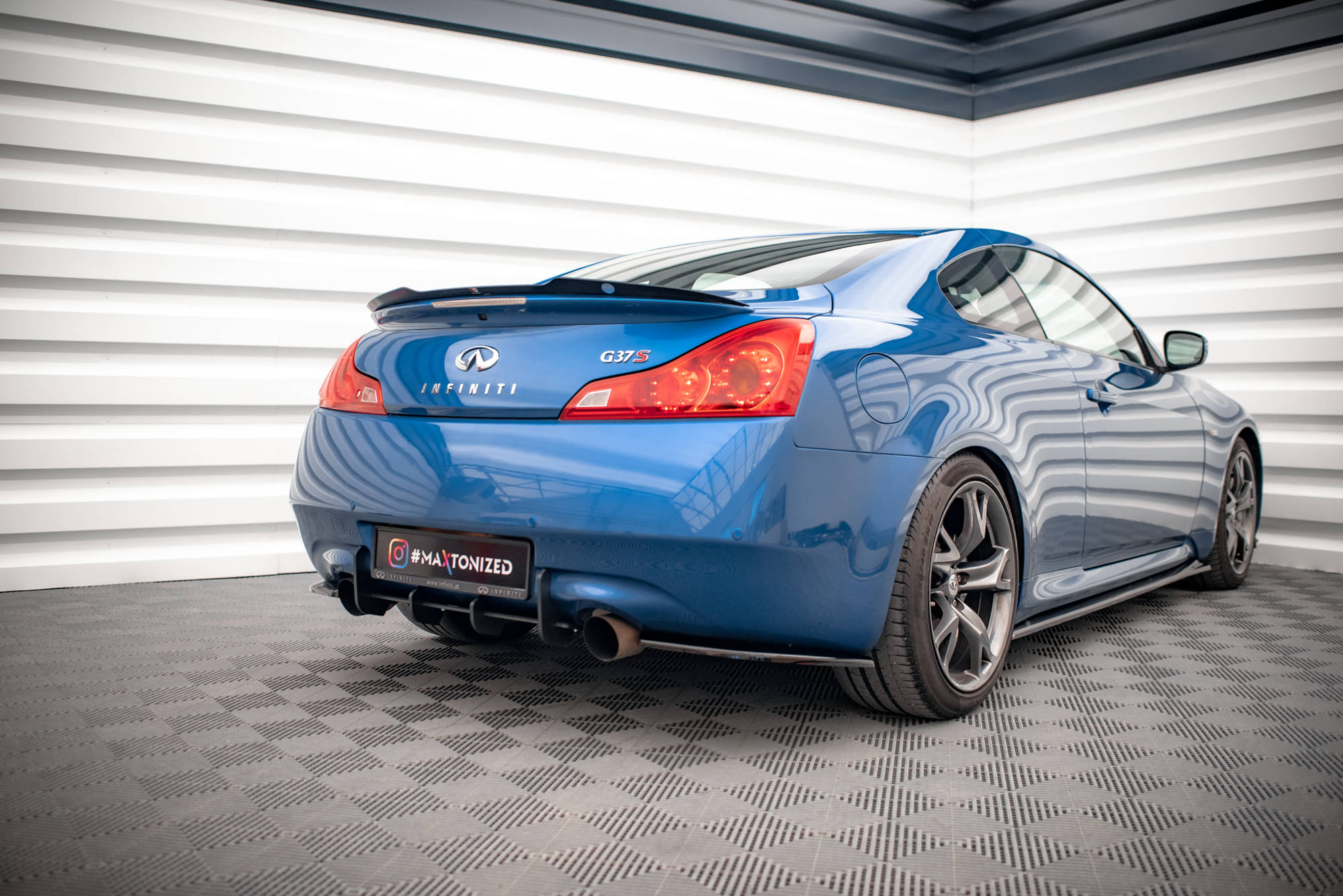 Heckansatz Diffusor passend für Infiniti G37 Coupe roter Kern
