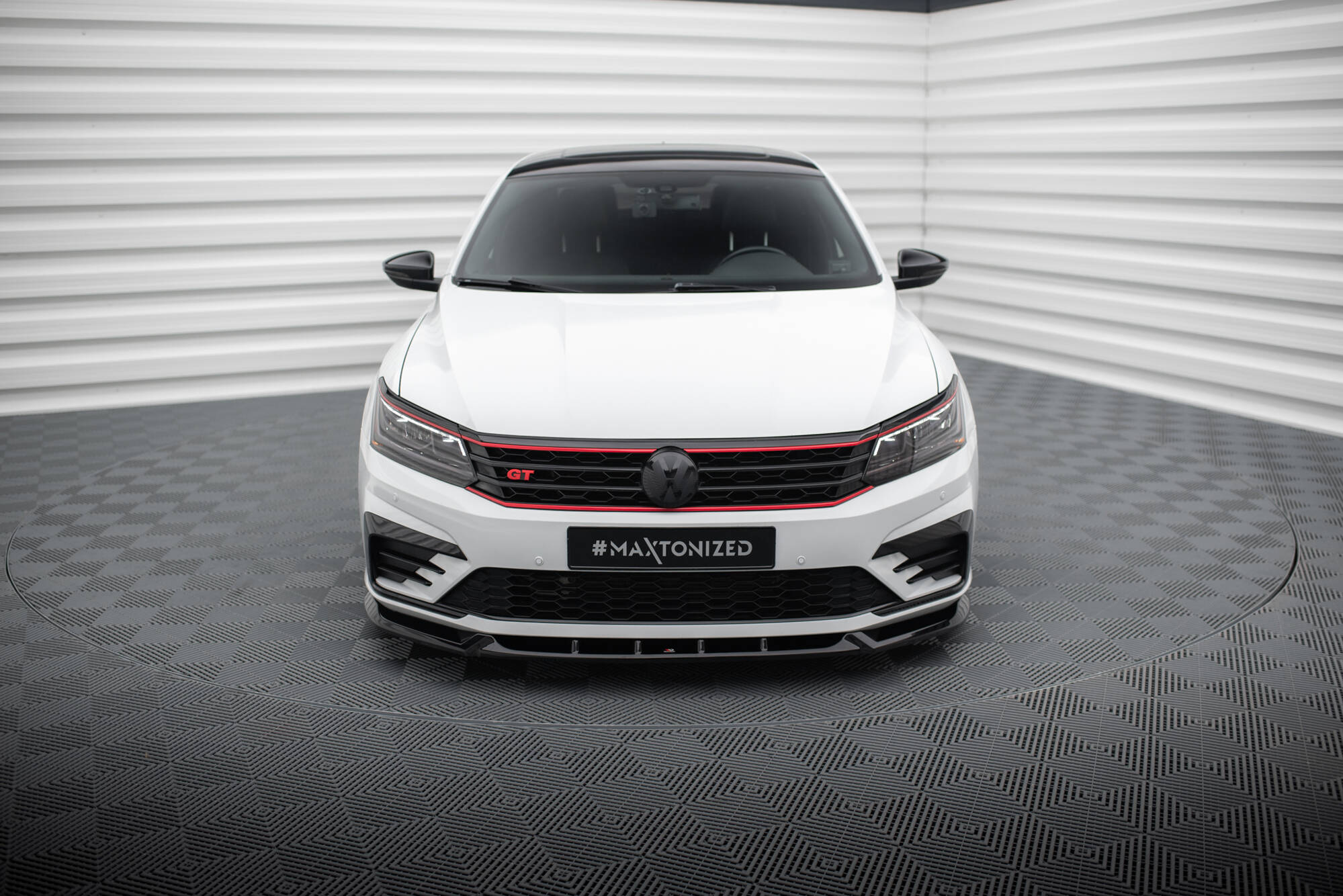Street+ Spoilerlippe Front Ansatz V.1 passend für VW Passat GT B8 FL USA schwarz Hochglanz