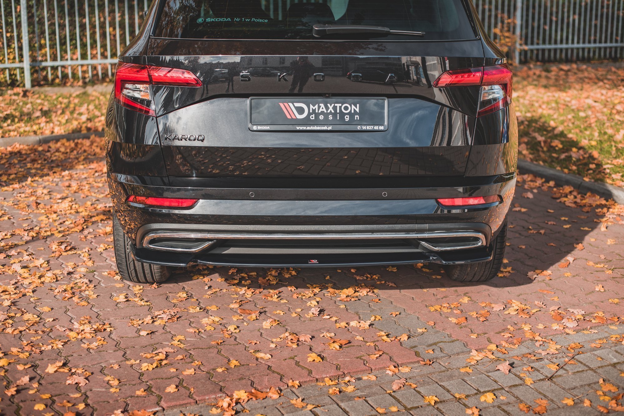 Street+ Mittlerer Diffusor Heck Ansatz passend für Skoda Karoq Sportline schwarz Hochglanz