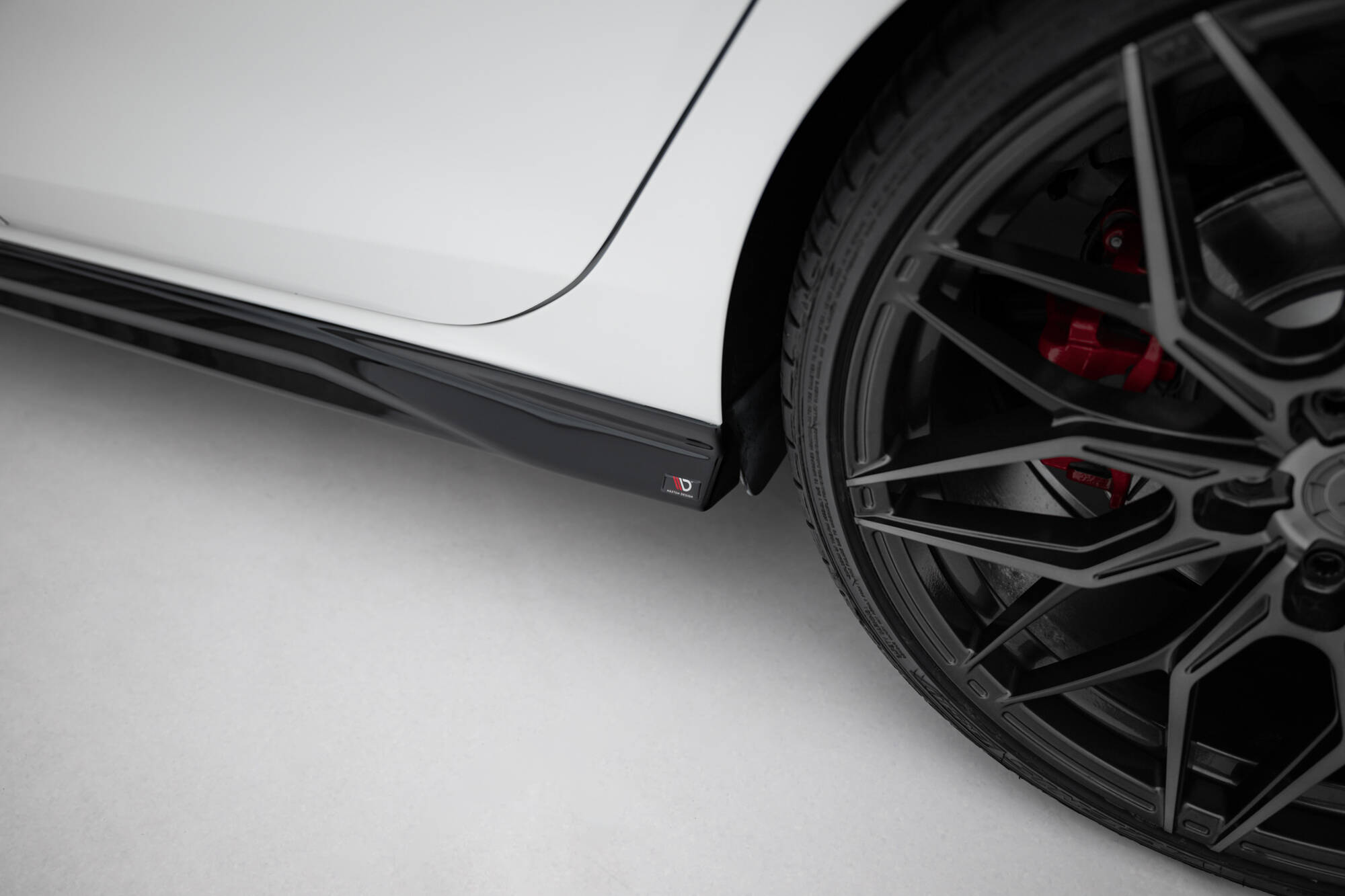 Street+ Seitenschweller Leisten V.3 passend für VW Golf GTI / GTE / GTI Clubsport / GTD / R-Line Mk8 schwarz Hochglanz