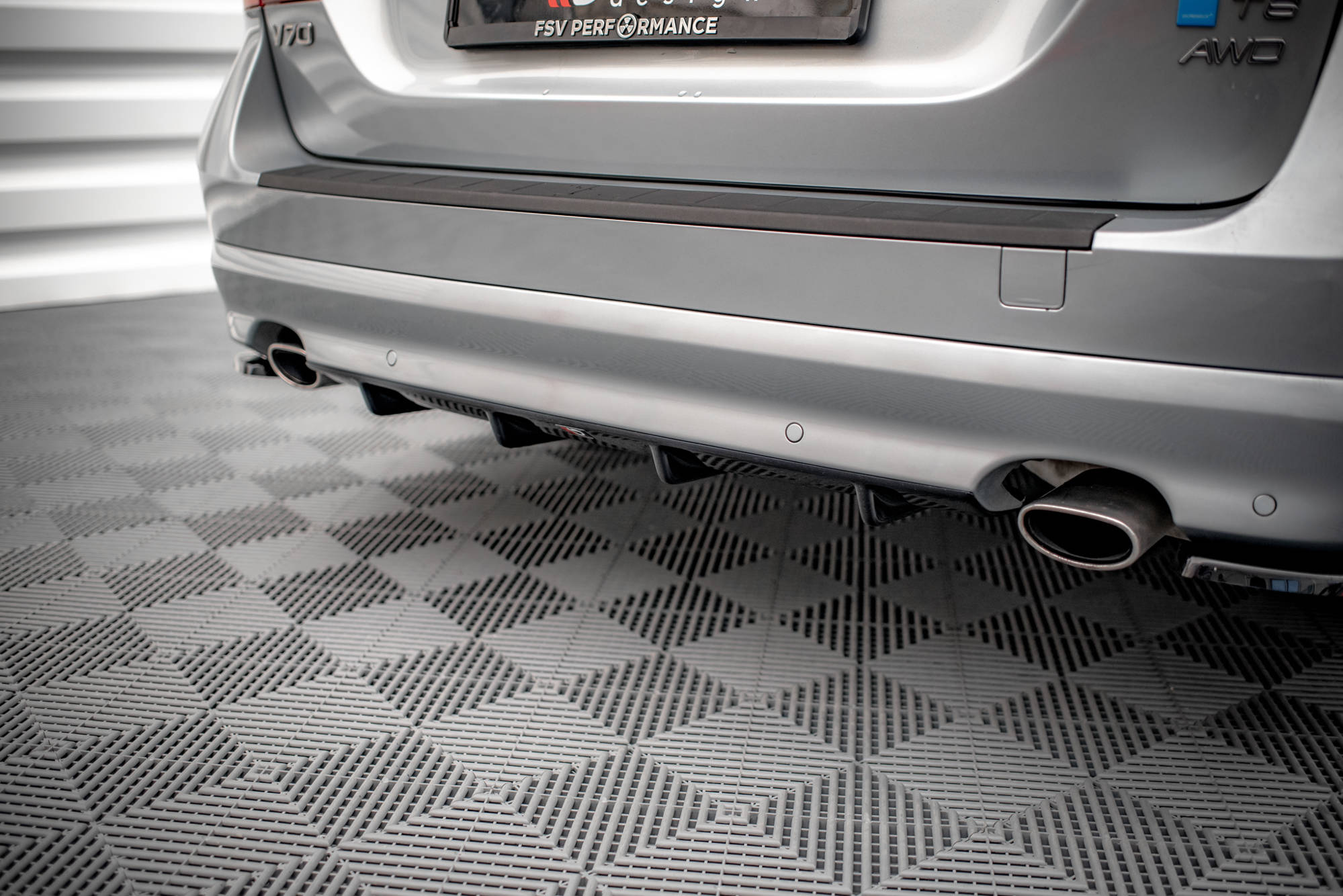 Street+ Heck Ansatz Diffusor passend für Volvo V70 Mk3 schwarz Hochglanz