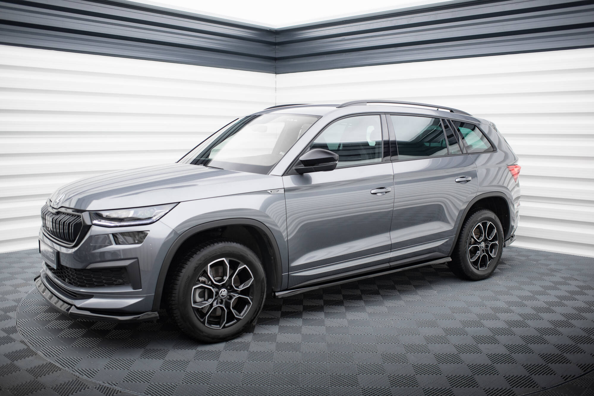 Street+ Seitenschweller Leisten passend für Skoda Kodiaq Sportline Mk1 FL schwarz Hochglanz