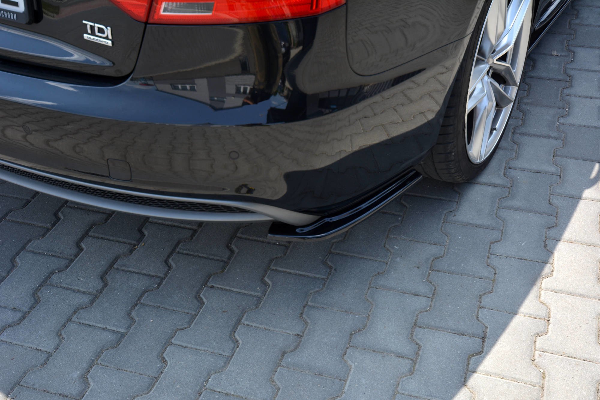 Heck Ansatz Flaps Diffusor für Audi A5 S-Line 8T FL Sportback schwarz Hochglanz