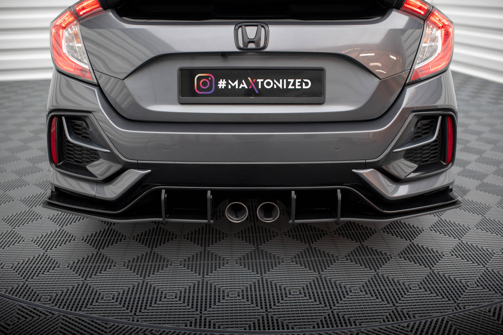Street Pro Heck Ansatz Flaps passend für Honda Civic Sport Mk 10 schwarz-rot