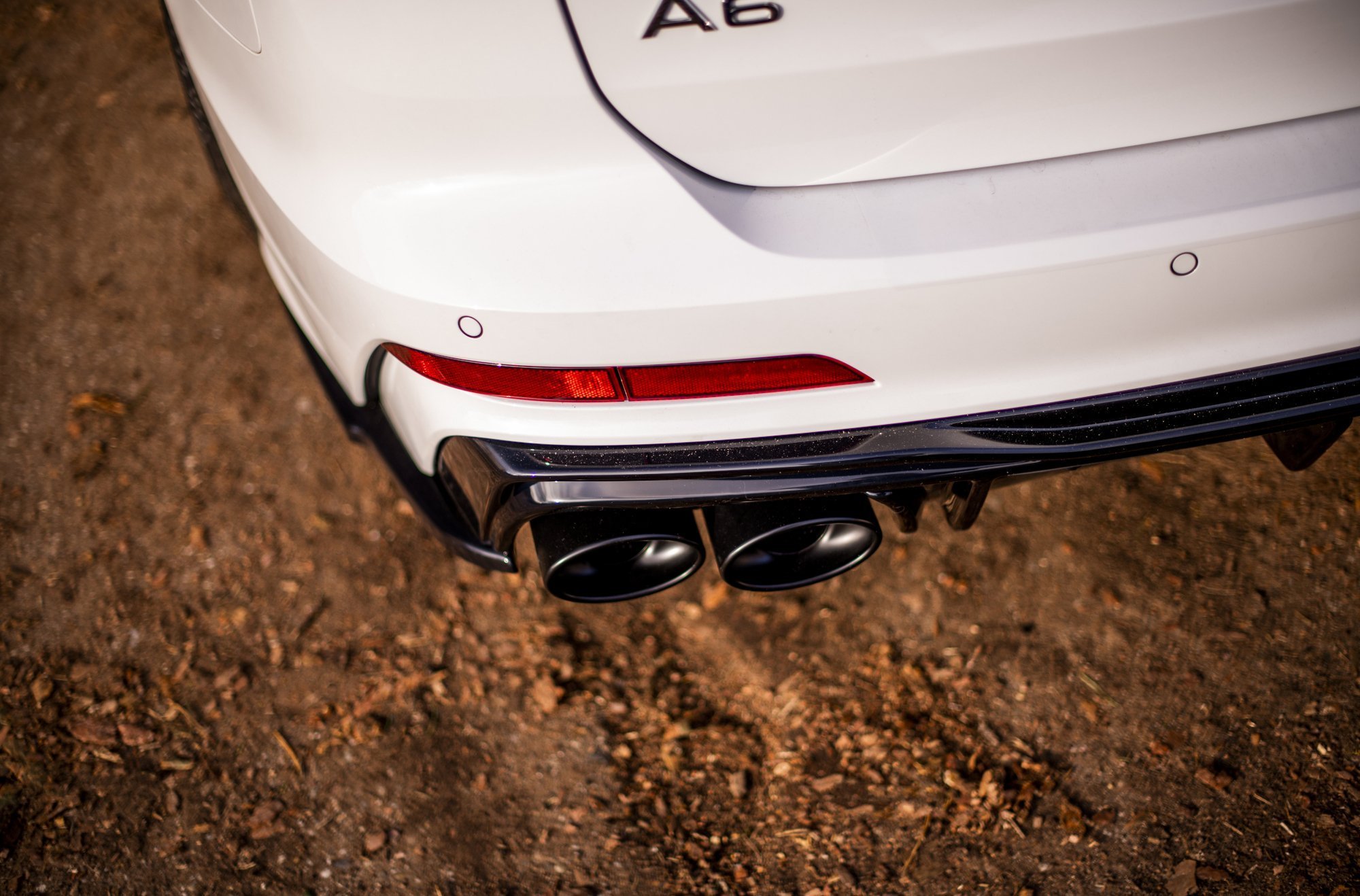 Street+ Heck Ansatz Diffusor + Endrohre chrom passend für Audi A6 S-Line / S6 C8 / C8 FL schwarz Hochglanz