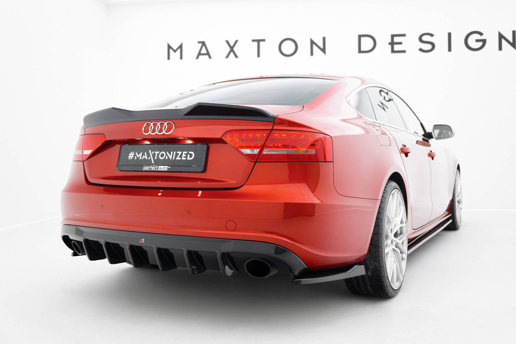 Street+ Heck Ansatz Diffusor passend für Audi A5 S-Line Sportback 8T Einzelauspuff li. re. schwarz Hochglanz
